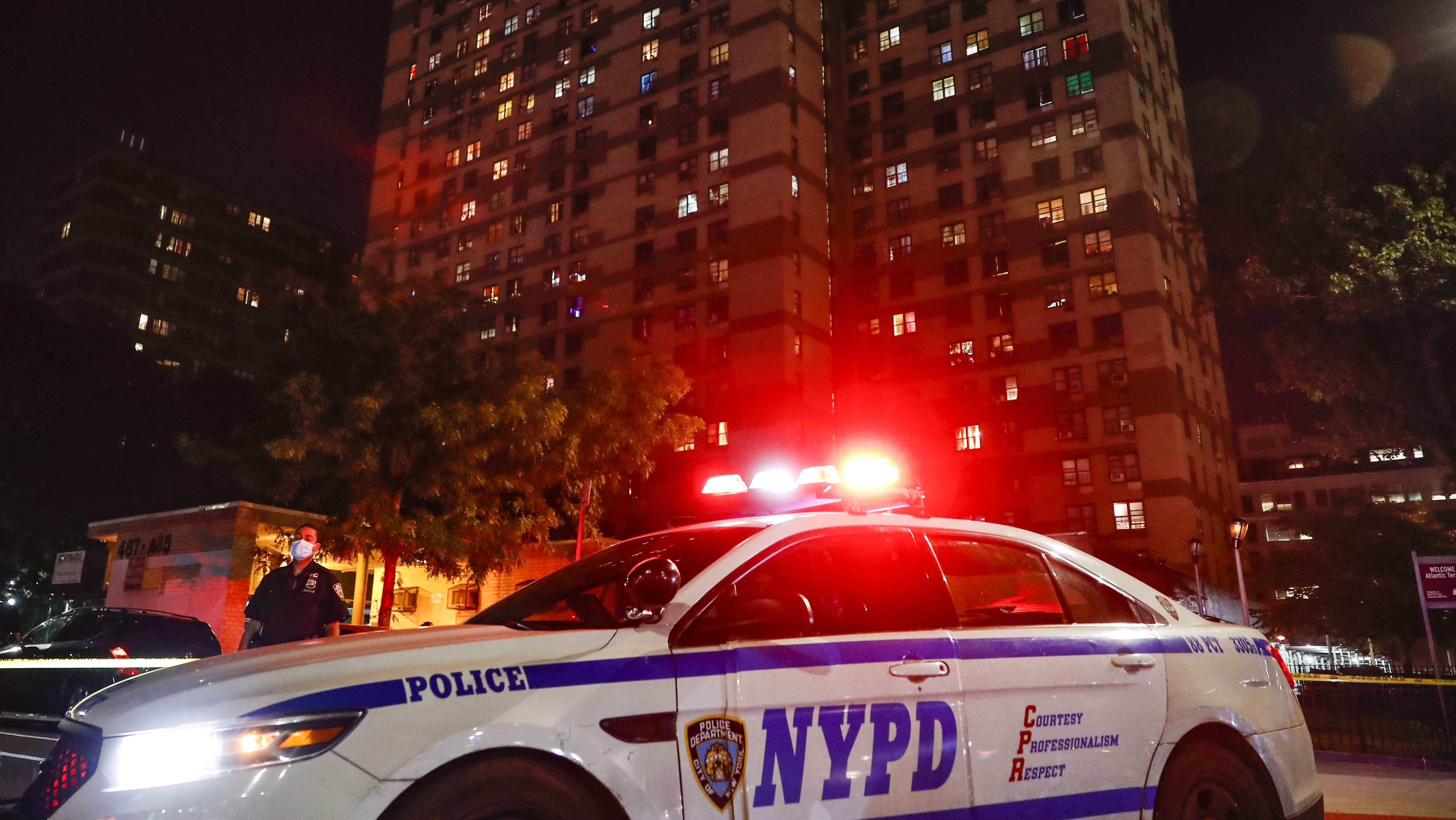 Tres heridos tras un violento apuñalamiento de madrugada en el Lower East Side