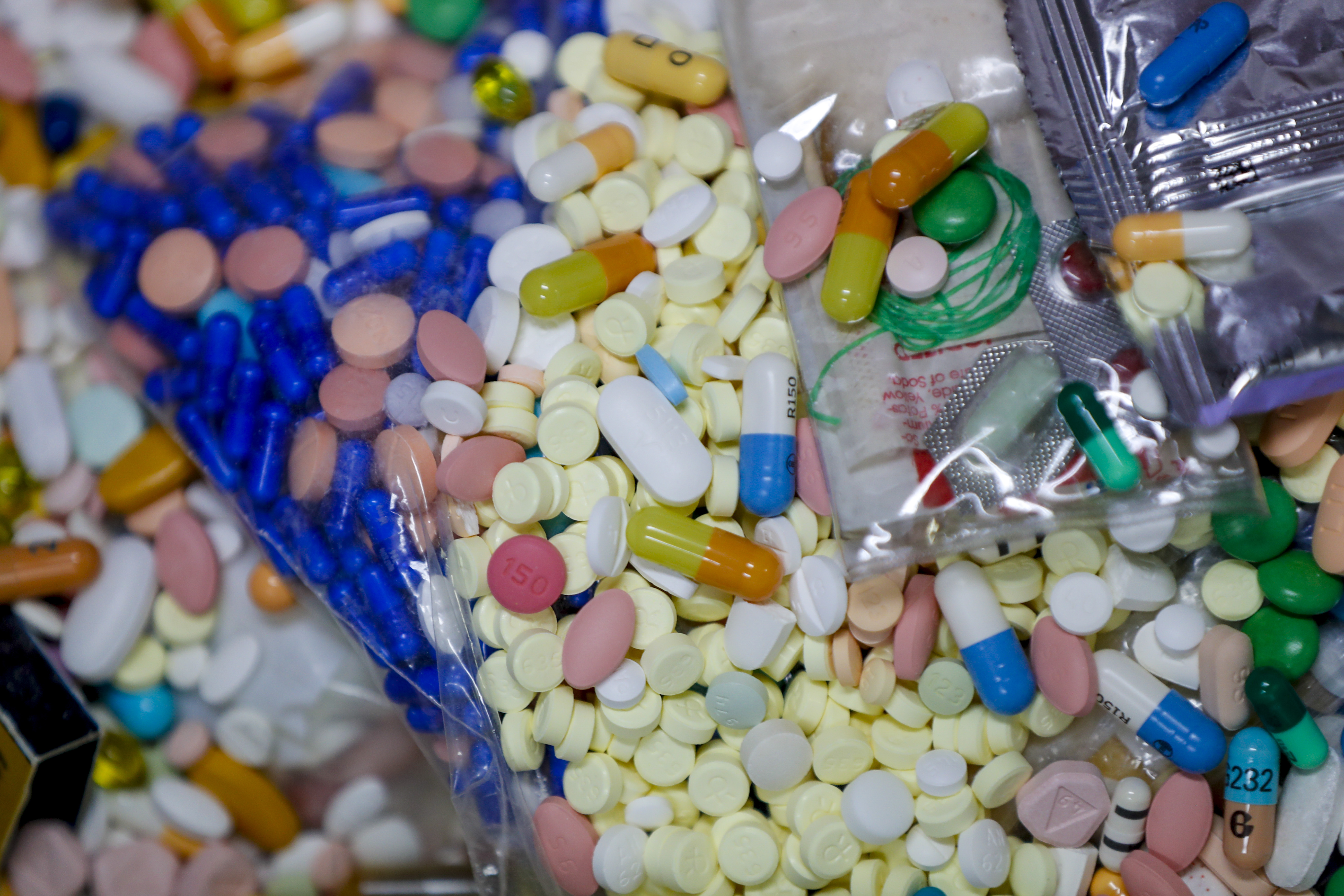 Nueva York logra descenso histórico del 45% en muertes por consumo de drogas