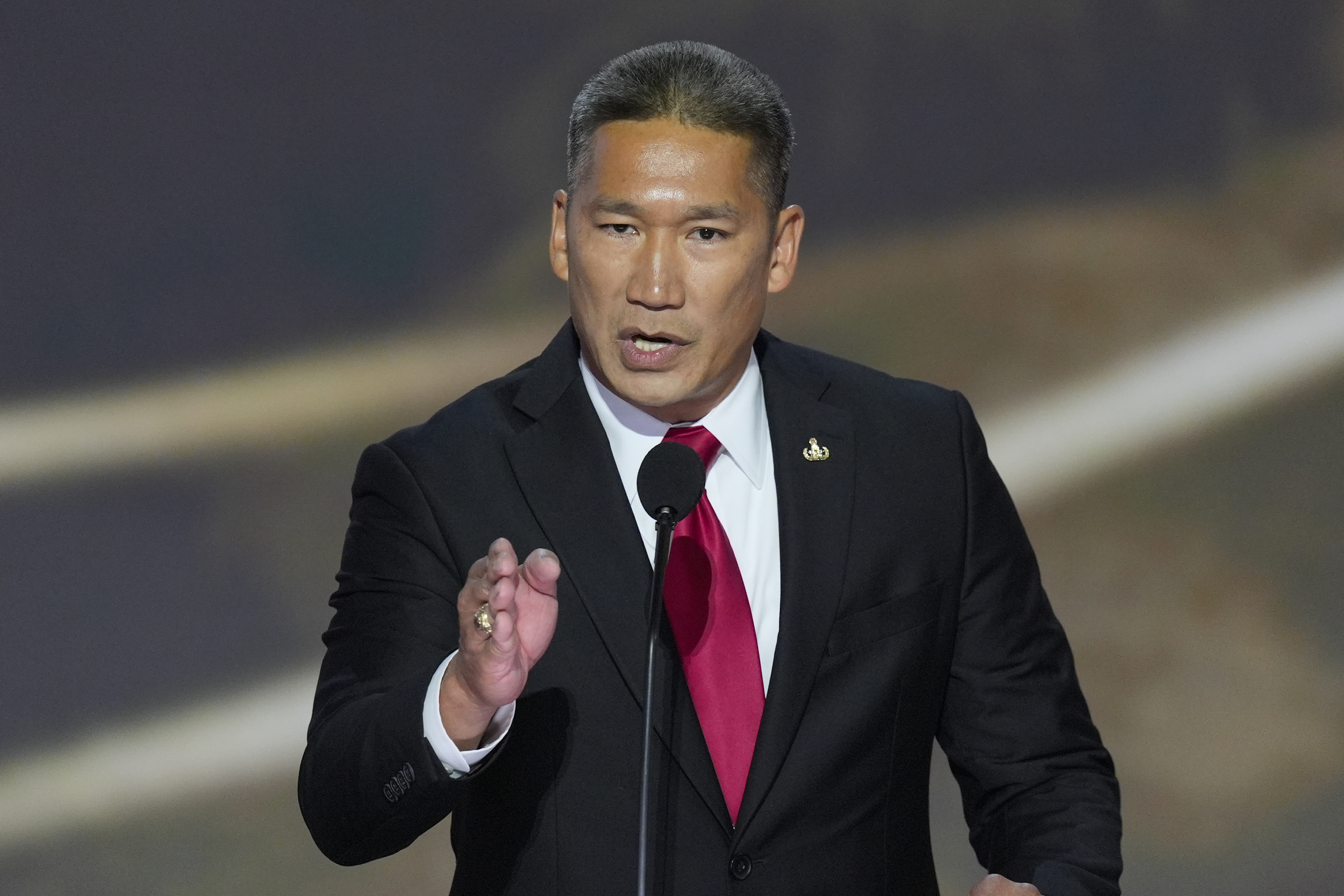 Trump anuncia que nominará a Hung Cao como secretario de la Marina
