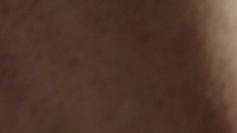 Una persona se retira con un cartel de Charlie Kirk después de que el vicepresidente JD Vance hablara en una parada de la gira Turning Point USA en la Universidad de Georgia en Athens, Georgia, el martes 14 de abril de 2026.