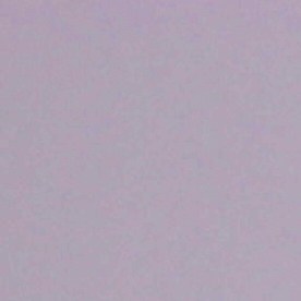 Una pequeña embarcación navega junto a buques de carga y otros buques comerciales anclados en el estrecho de Ormuz, frente a Bandar Abbas, Irán, el miércoles 5 de agosto de 2026.