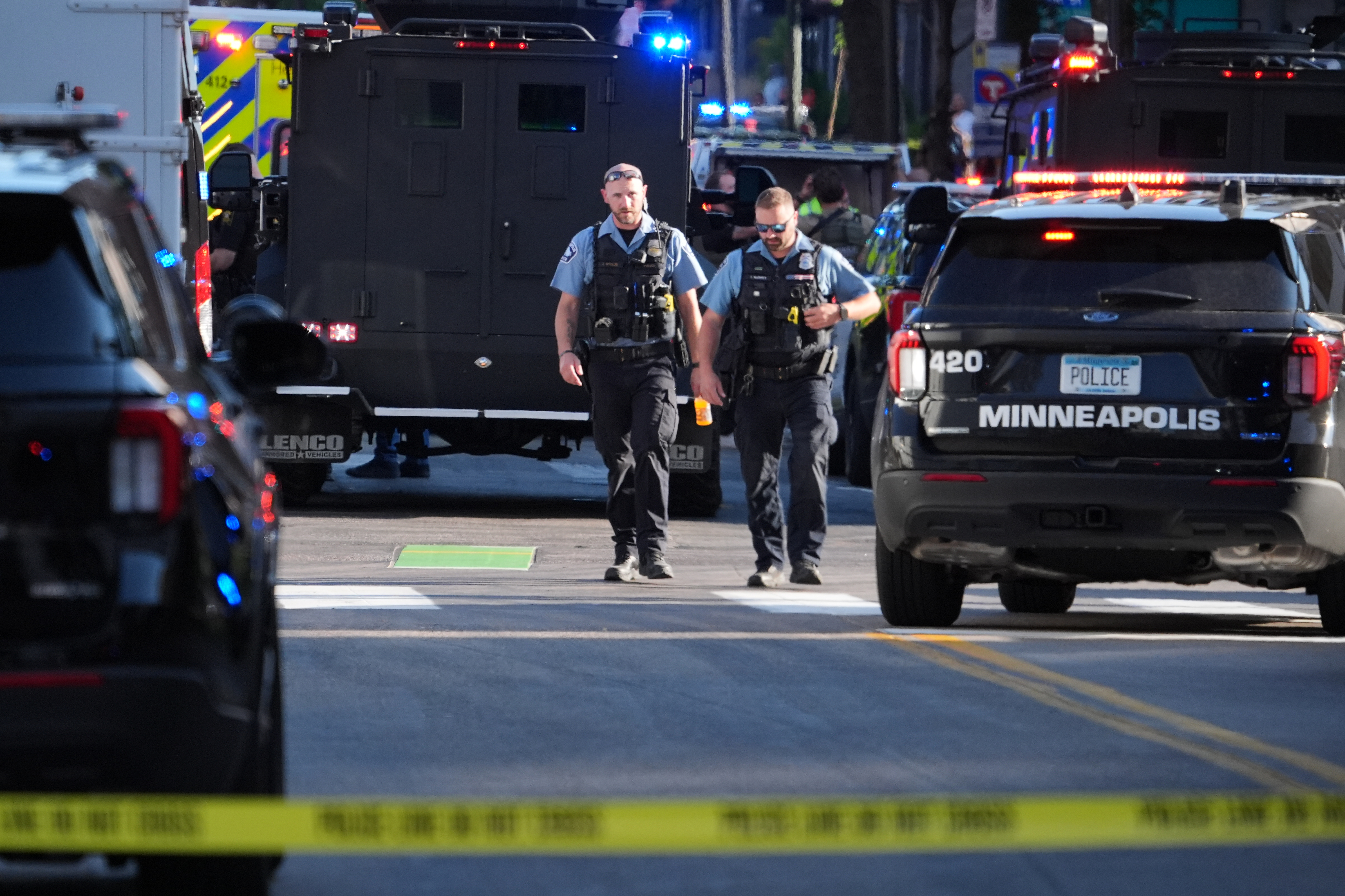 Al menos tres muertos y seis heridos tras tiroteo en Minneapolis