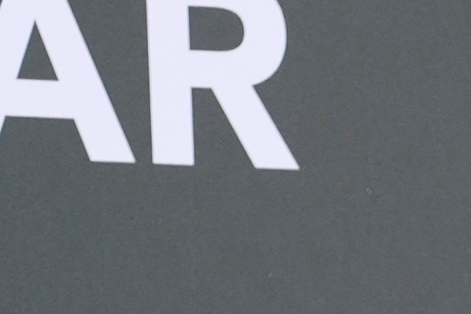 Pamela Anderson en gala de la organización sin fines de lucro amfAR.