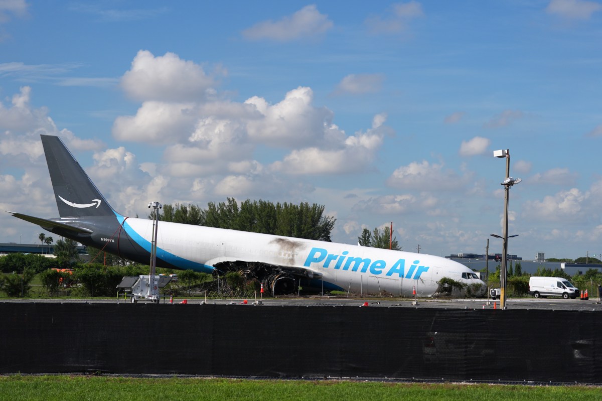 Amazon suspende operaciones con la aerolínea de carga 21 Air tras fatal accidente en Miami