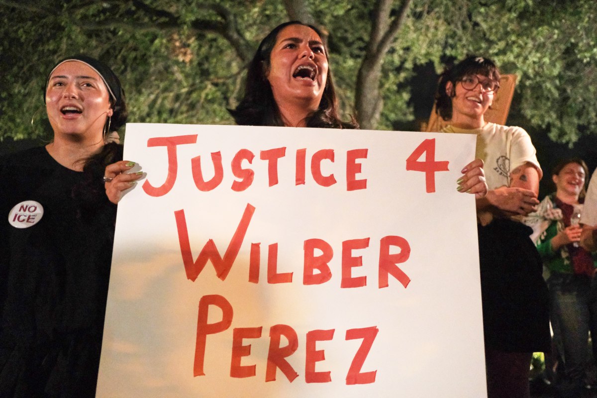 Juez federal frena la deportación del venezolano baleado por ICE en Austin