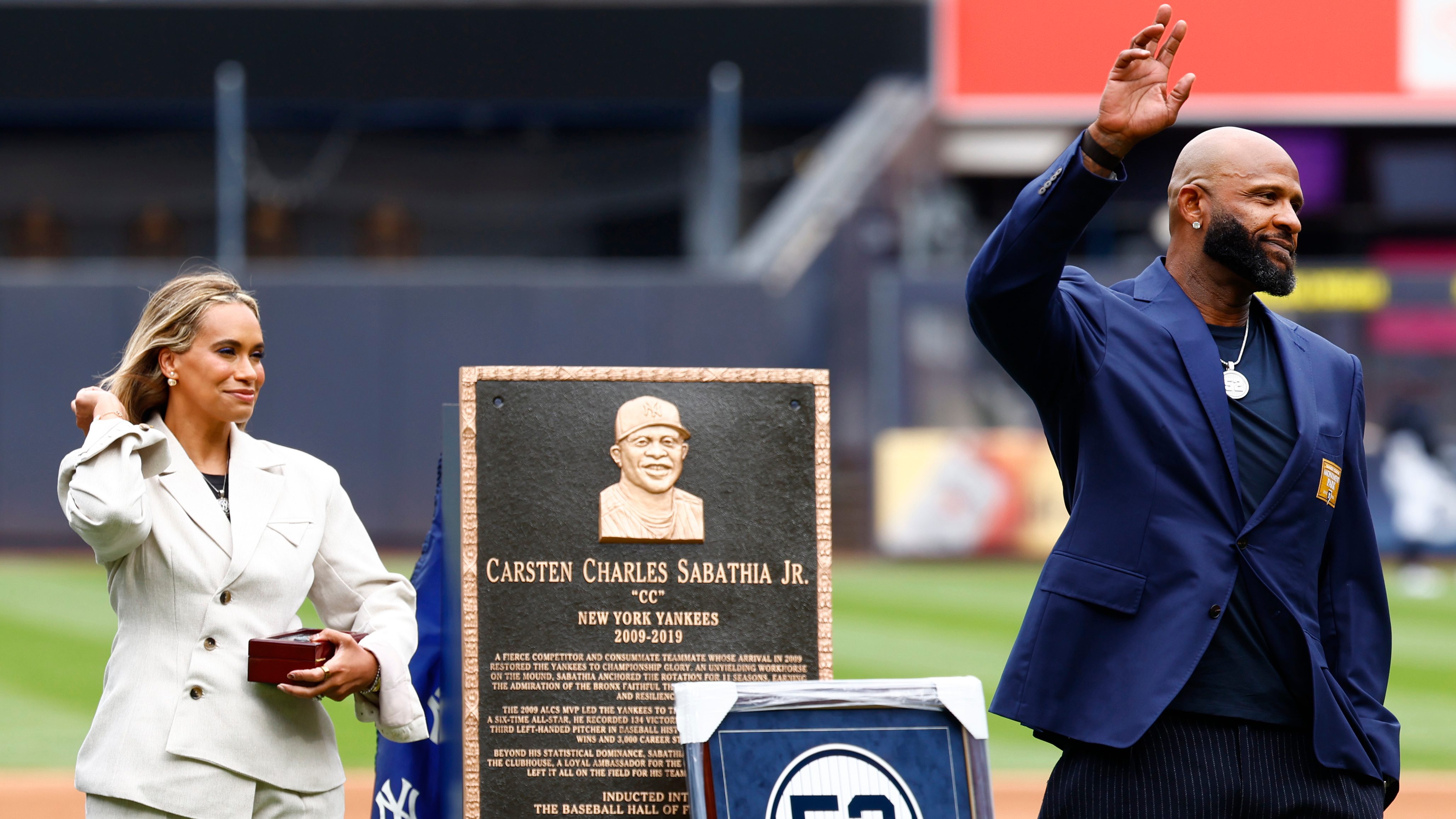Yankees retiraron número 52 de CC Sabathia en emotiva ceremonia en Yankee Stadium
