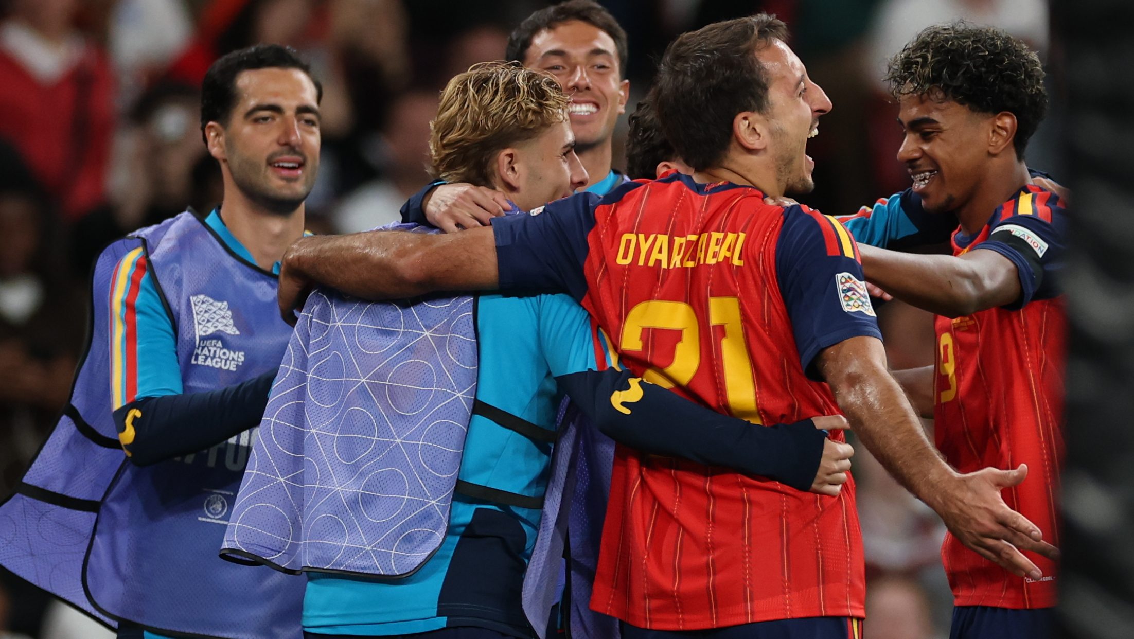 España demuestra su poderío para superar a Inglaterra en Wembley