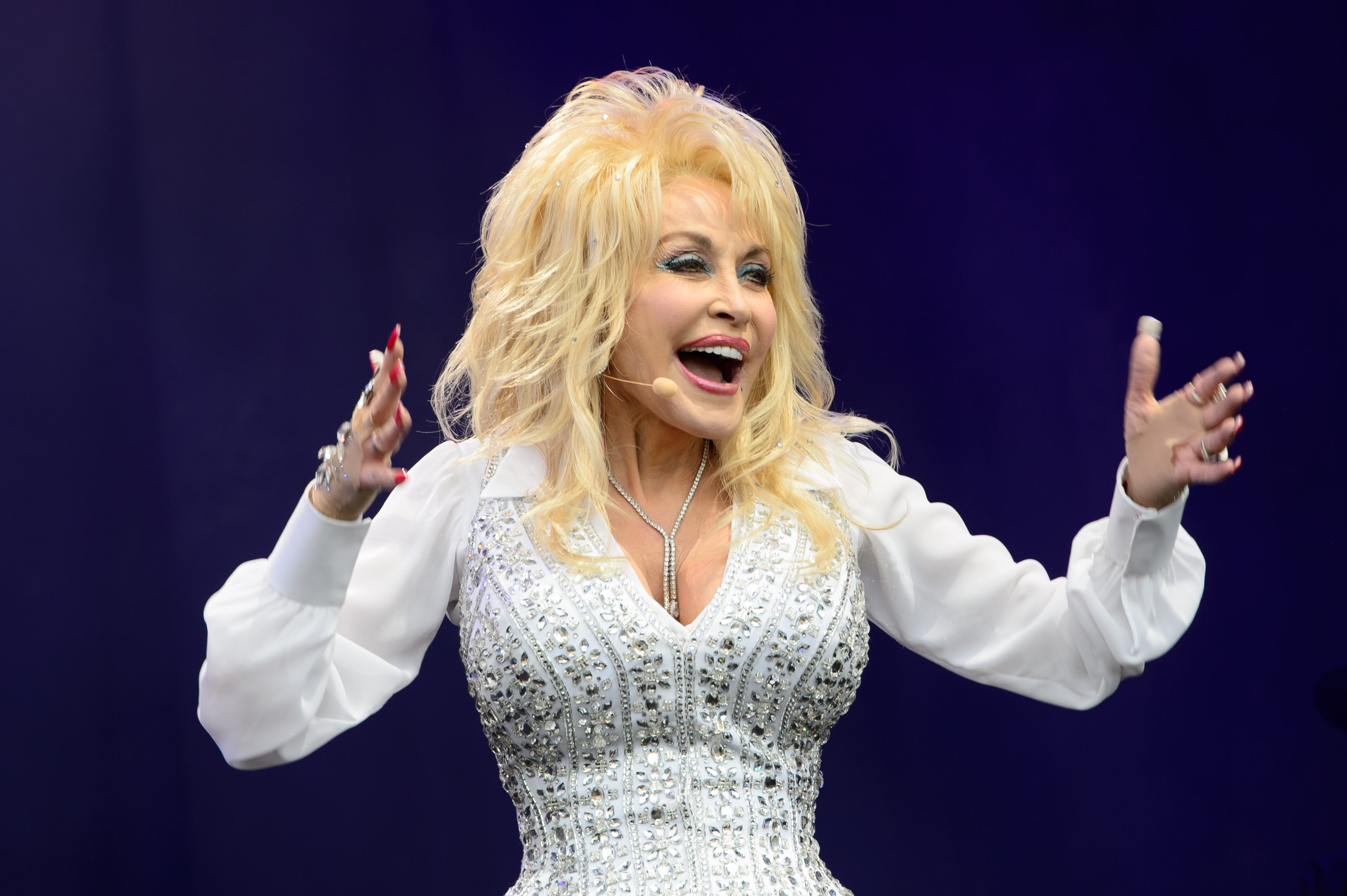 Sobrina de Dolly Parton explica por qué la cantante decidió ocultar su diagnóstico de cáncer