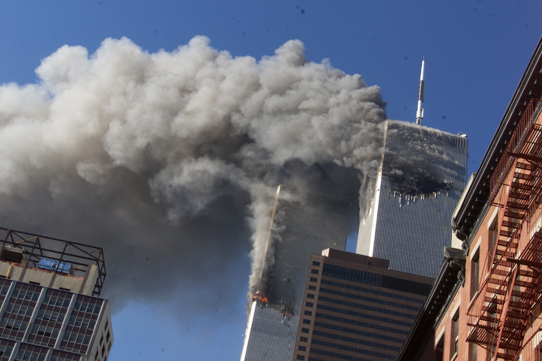 FBI alerta que el 11-S sigue inspirando a terroristas 25 años después de los atentados