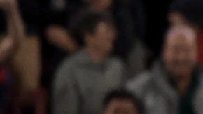El delantero del FC Barcelona Lamine Yamal (2d) celebra su gol, cuarto gol de su equipo, durante el partido de Liga de Campeones entre el FC Barcelona y el Feyenoord, este miércoles en el Camp Nou, en Barcelona.