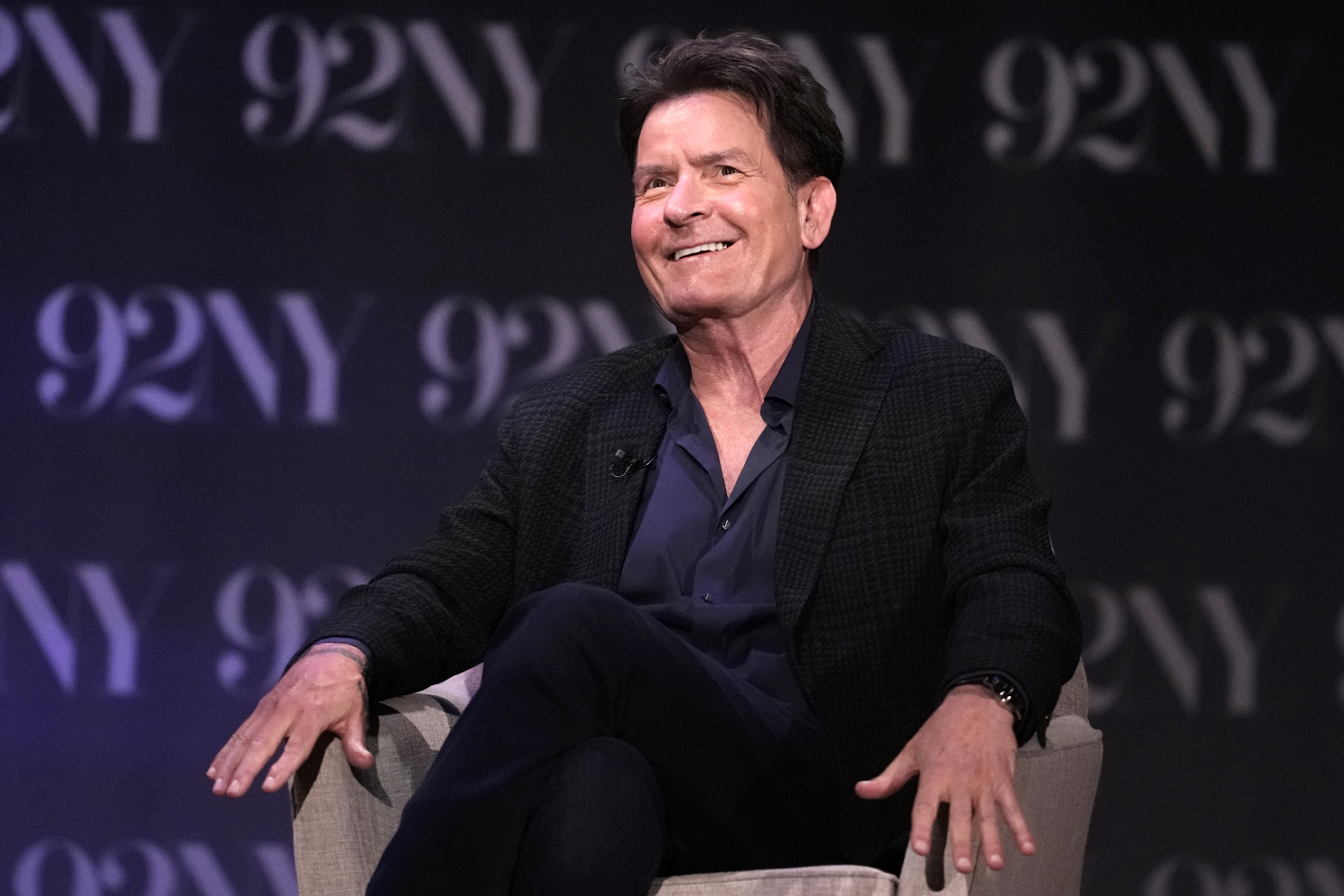 Charlie Sheen y Martin Sheen protagonizarán una nueva serie para AMC