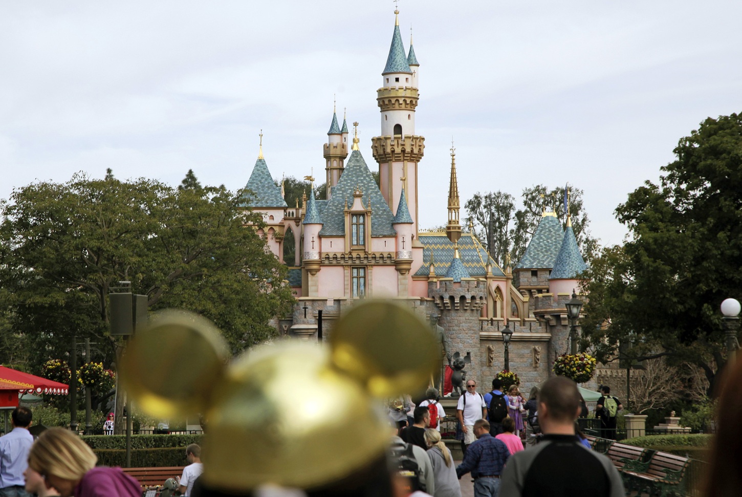 Disney lanzó boletos de $59 mientras Universal enfrentaba menor asistencia