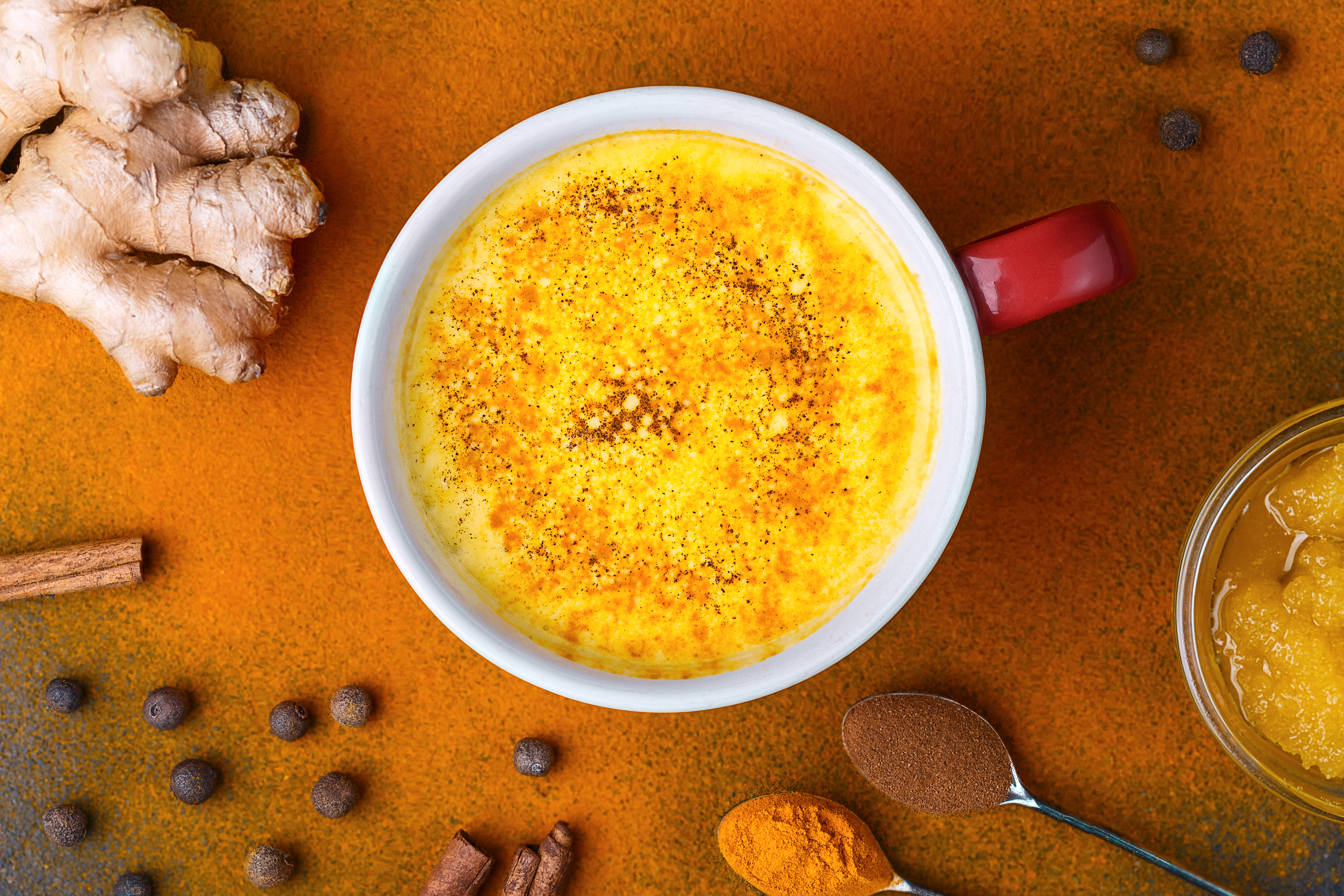 Cómo hacer leche dorada casera: receta fácil, beneficios y contraindicaciones
