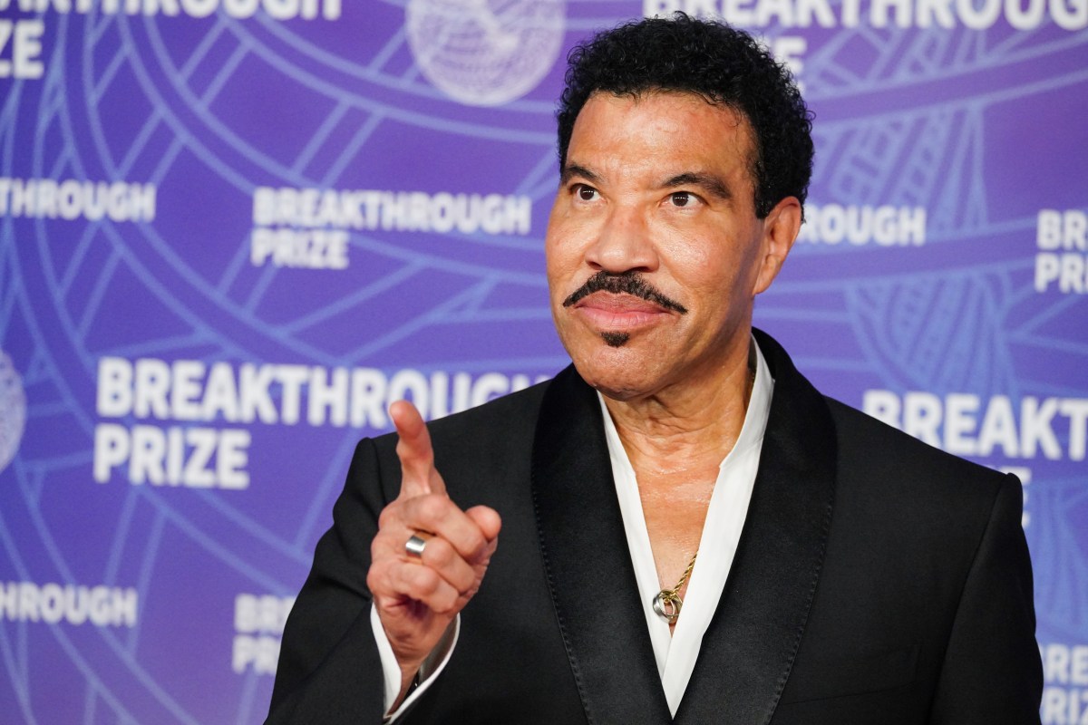 Lionel Richie fue sometido a una intervención cardíaca y se tomará una pausa de su gira