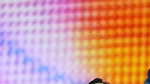 El artista compartió su emoción al mostrar en Instagram la pantalla de su teléfono con el estreno
