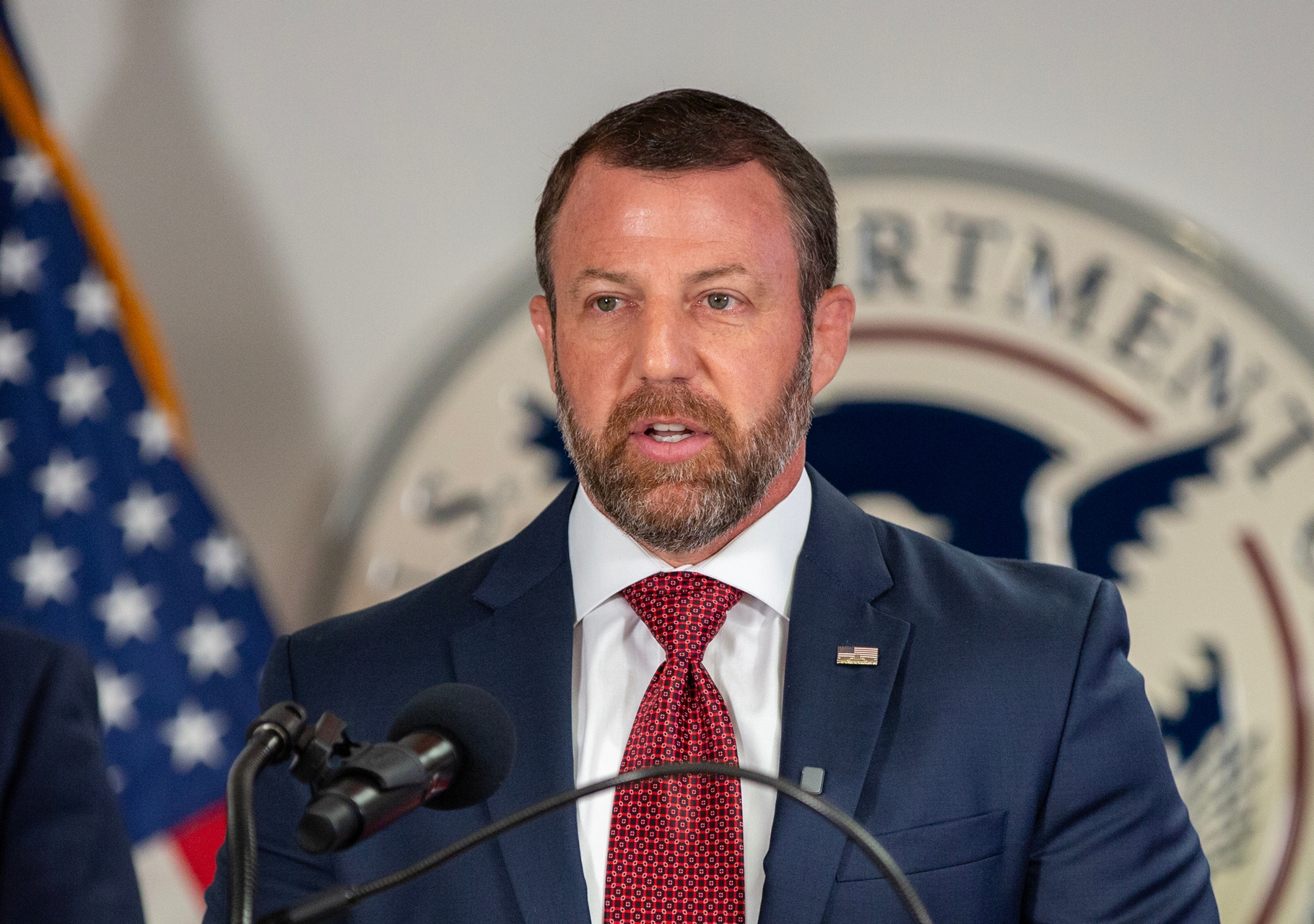 DHS advierte que seguirán las redadas de ICE tras la operación Manzana Podrida en Nueva York