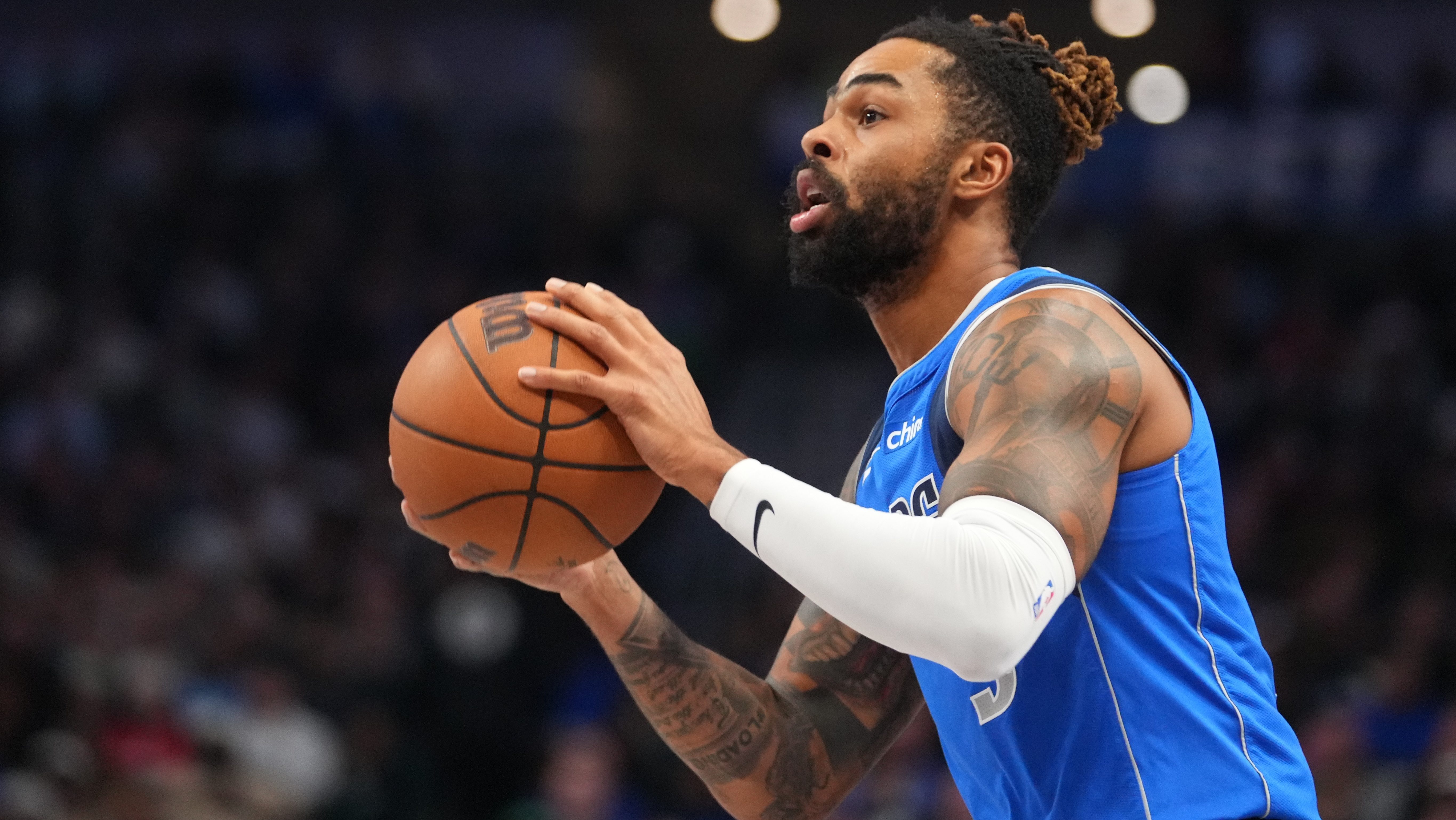Exjugador de los Lakers D'Angelo Russell continuará su carrera en la liga china