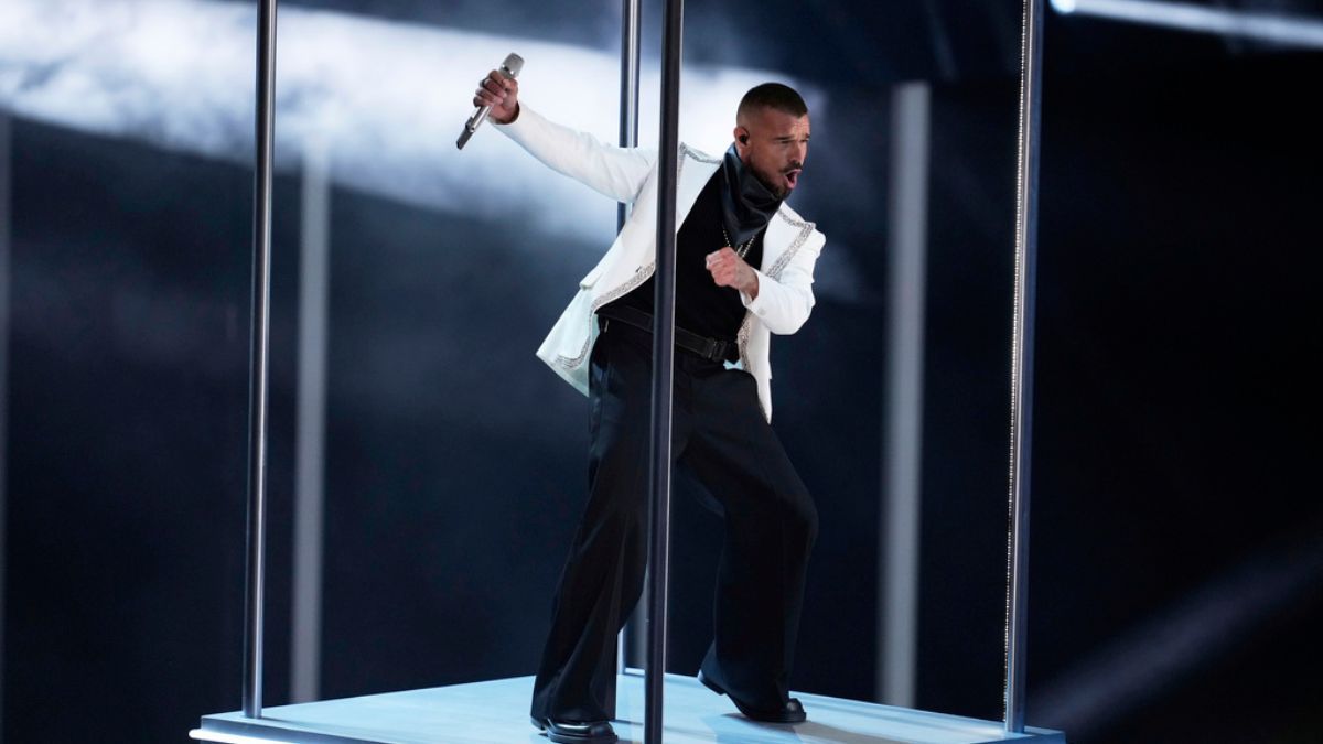 Ricky Martin vuelve a sus grandes canciones con “ReVivo”