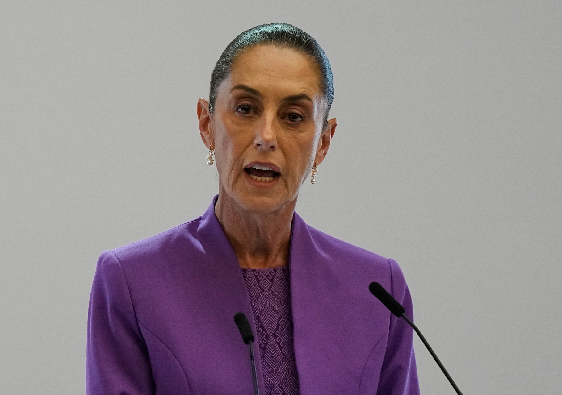 Sheinbaum busca una buena relación con Trump, pero advierte que México no se subordinará