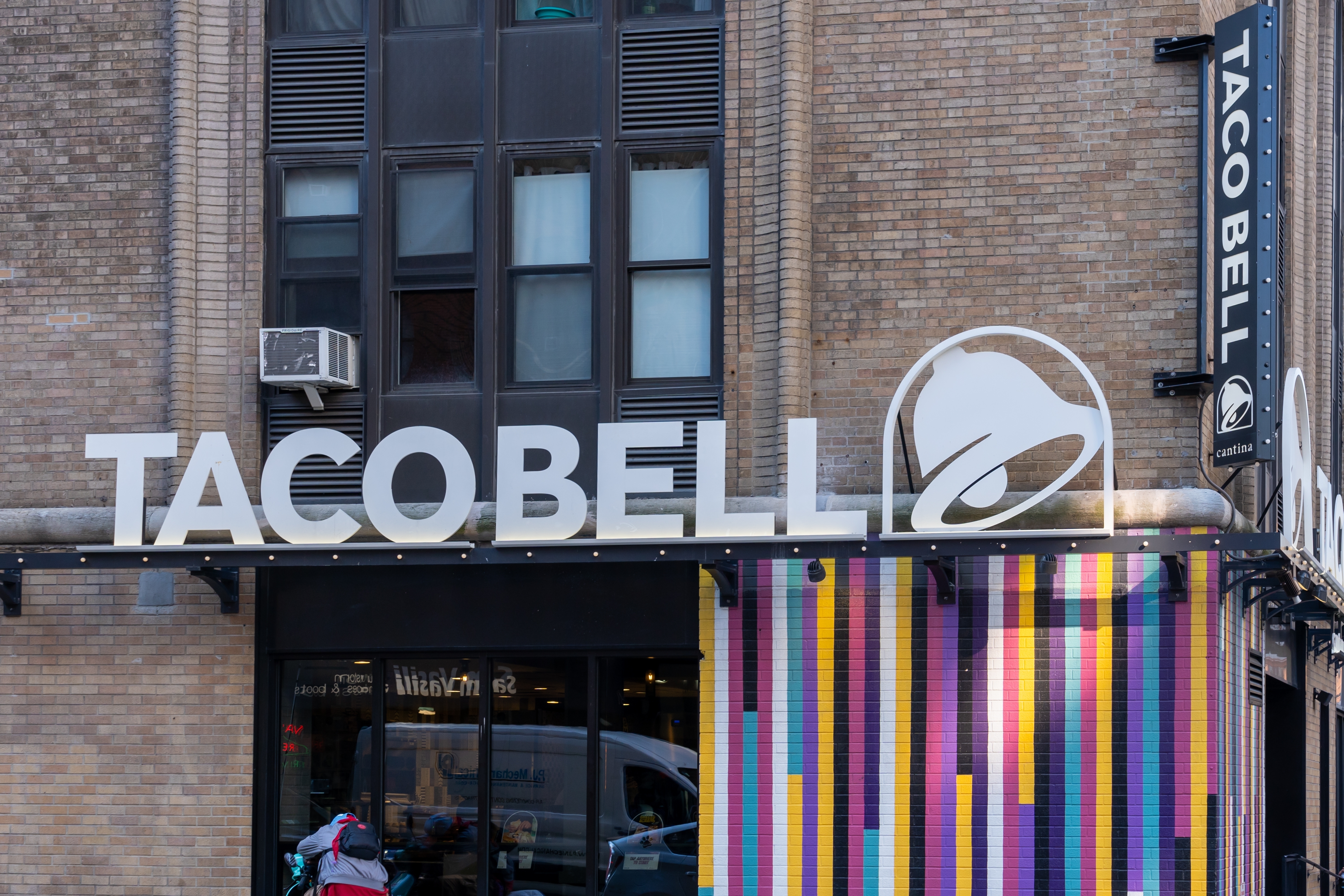 Taco Bell lanza el Churro Ice Cream Taco: el regreso del icónico postre