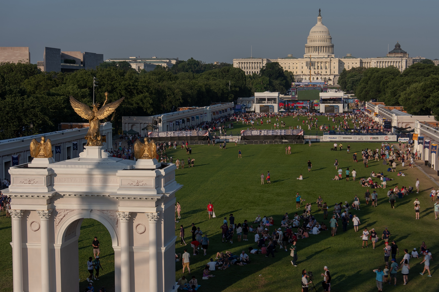 Trump se prepara para iniciar en dos semanas las obras de su arco de triunfo en Washington