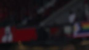 Erling Haaland, del Manchester City (centro), y sus compañeros saludan a los aficionados tras el partido de la Premier League inglesa entre el Manchester United y el Manchester City, en Manchester (Reino Unido), el 13 de septiembre de 2026.