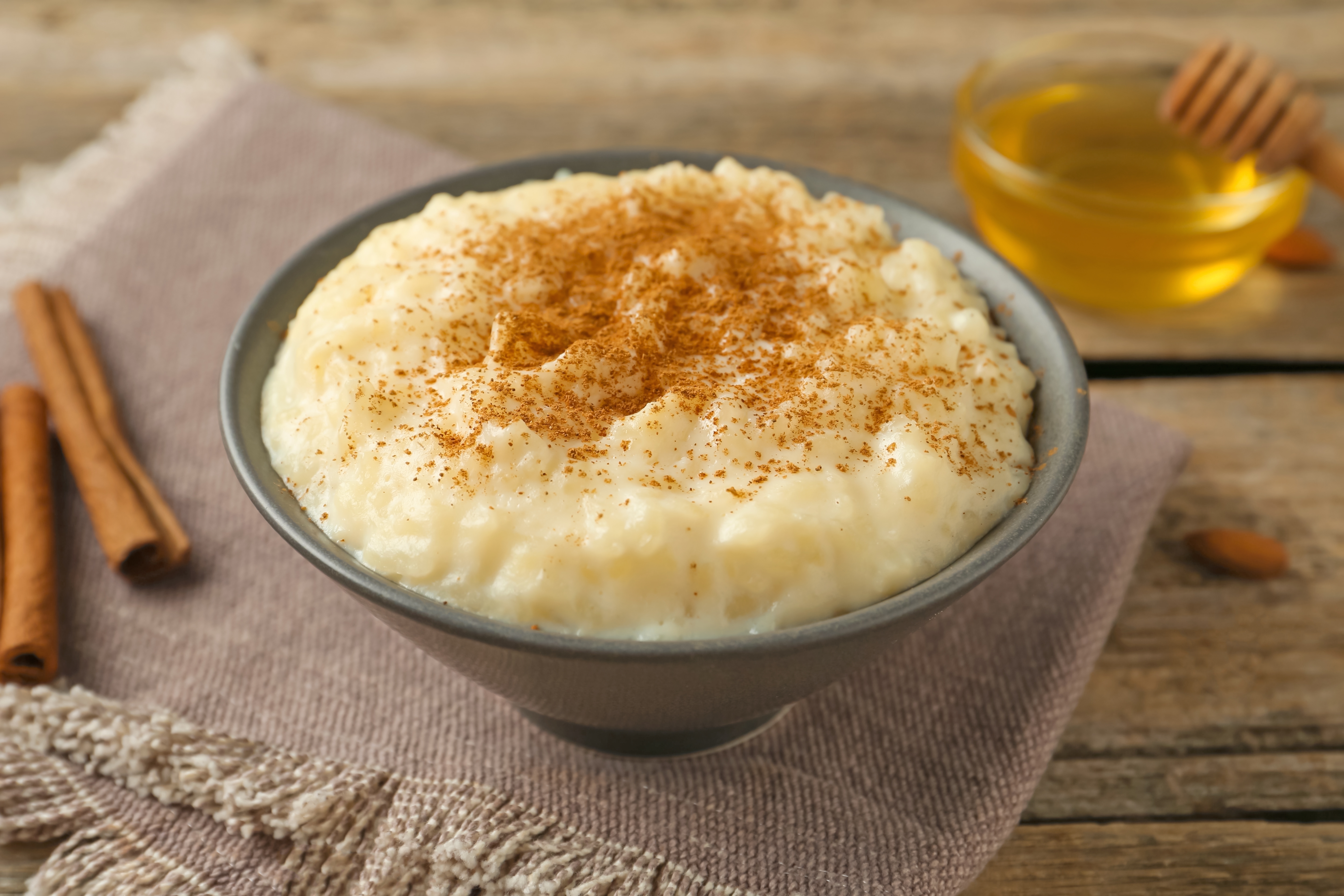 Arroz con leche en el microondas: la receta rápida y cremosa de un chef