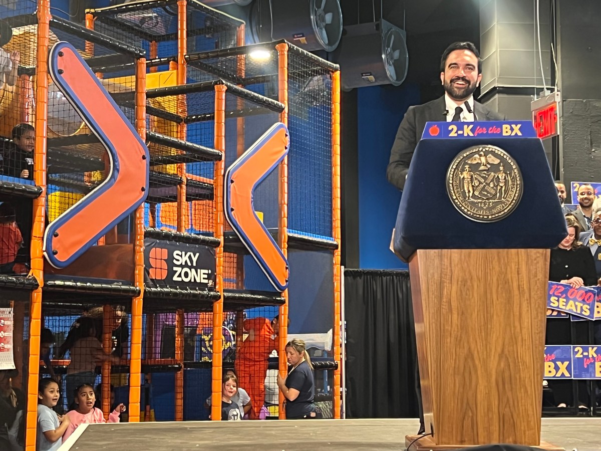 Cuidado infantil gratuito en NYC para niños de 2 años se extiende a 12,000 cupos