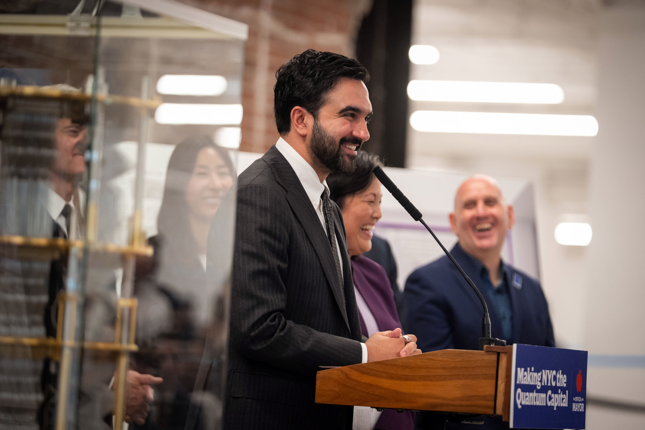 Anuncian proyecto de tecnología cuántica que beneficiará a estudiantes y empresas de NYC