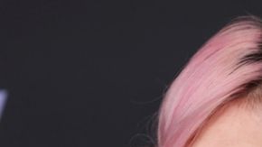 La canción mezcla referencias al cine, la moda y el poder femenino