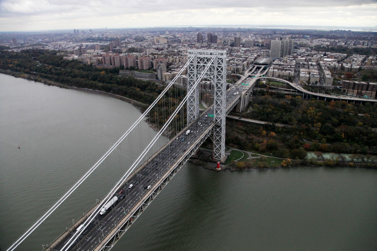Un muerto tras violento tiroteo en el puente George Washington sin sospechosos bajo custodia