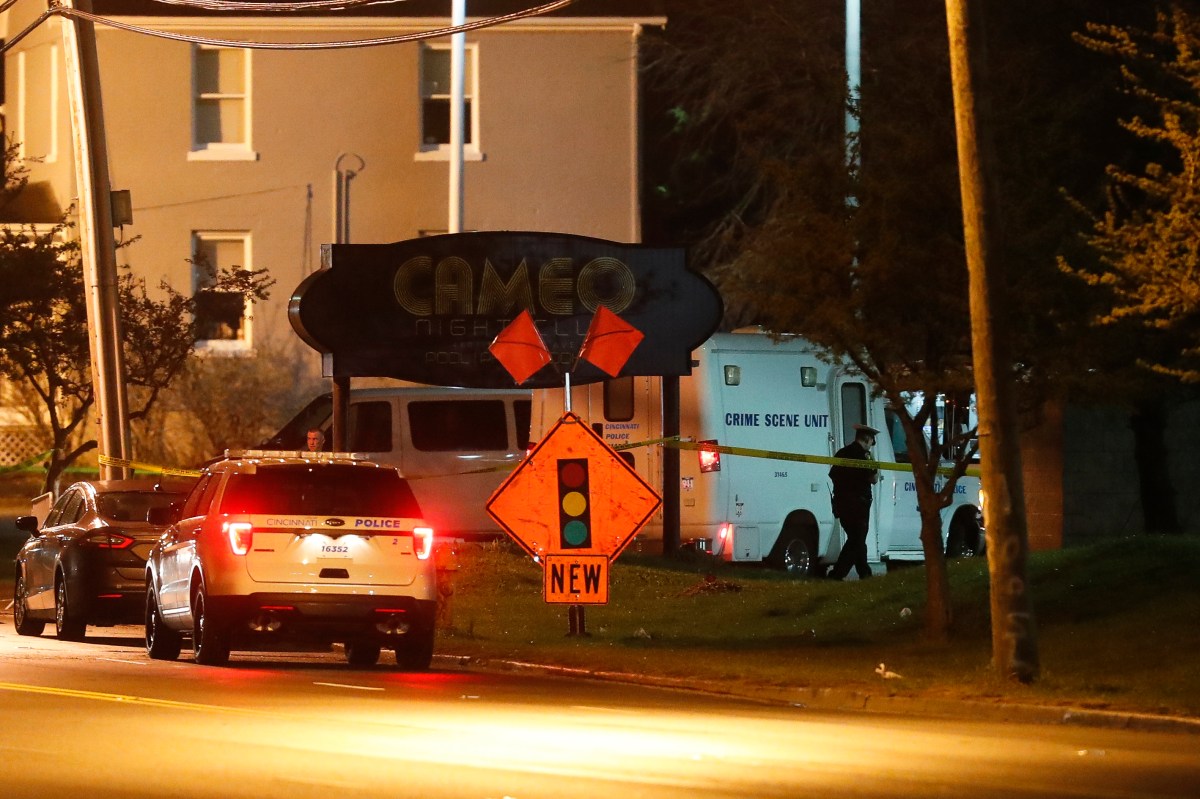Mujer es acusada de matar a puñaladas a su esposo e hijo en Pensilvania