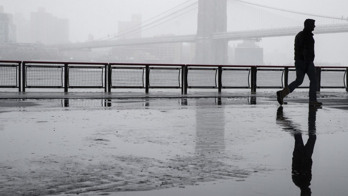 La tormenta del noreste se acerca a la costa este y amenaza el clima de Nueva York