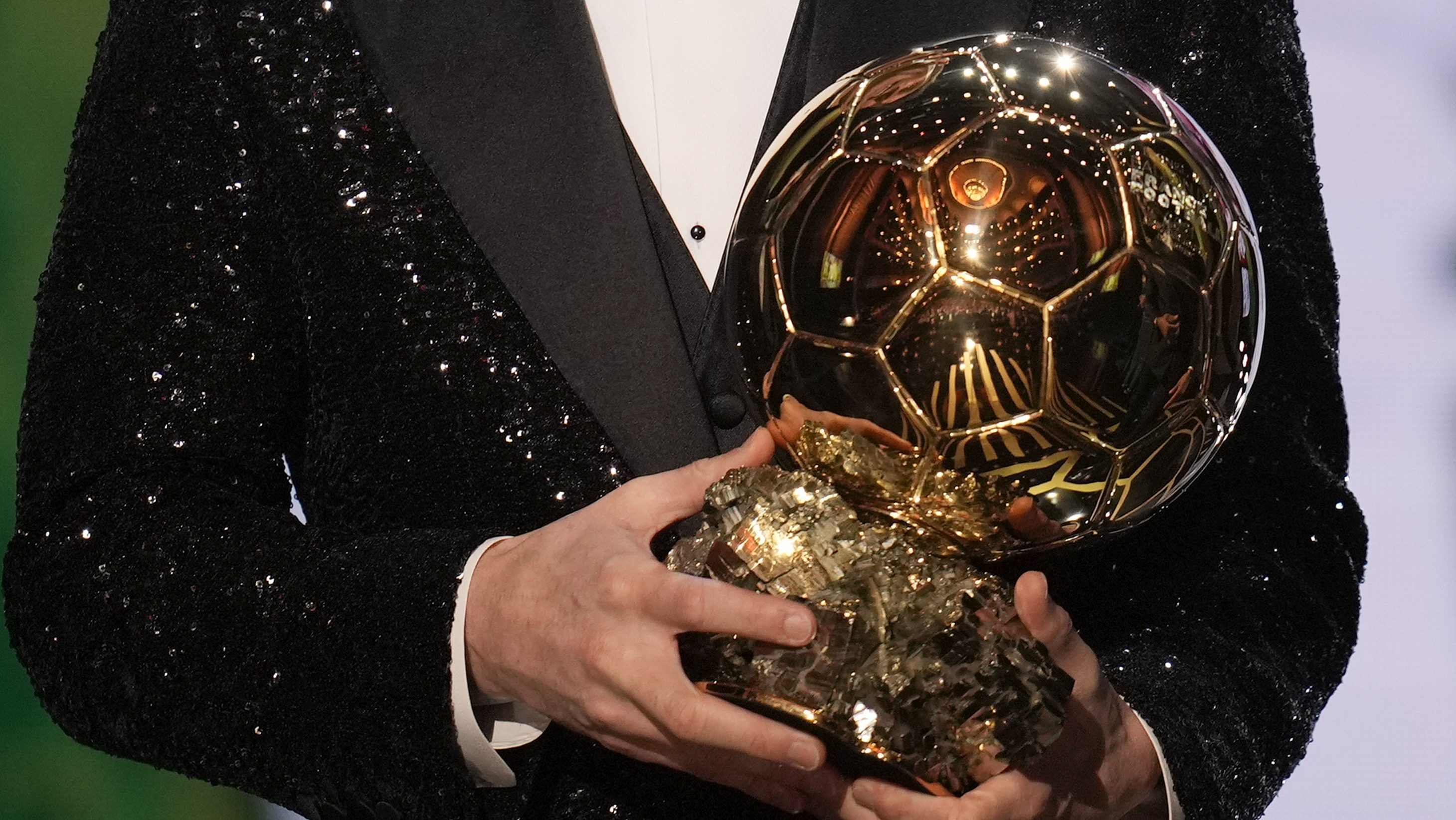 Exjefe del Balón de Oro revela un presunto intento de soborno