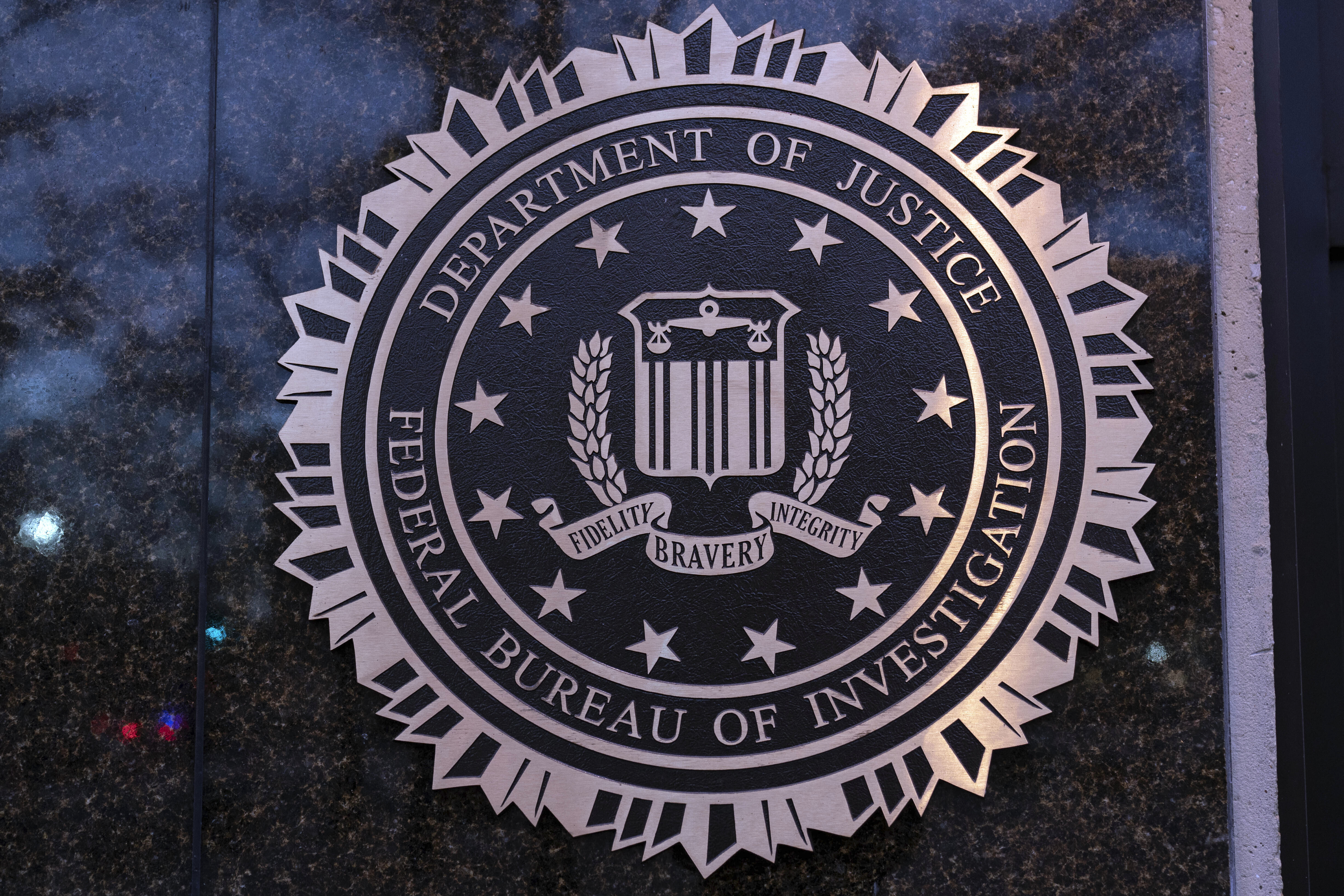FBI arresta a mujer estadounidense en California acusada de espiar para China