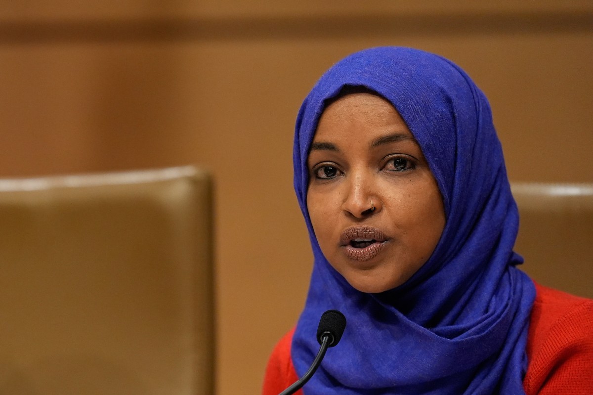La defensa de Ilhan Omar responde con dureza y califica de ilegal el registro en su hogar