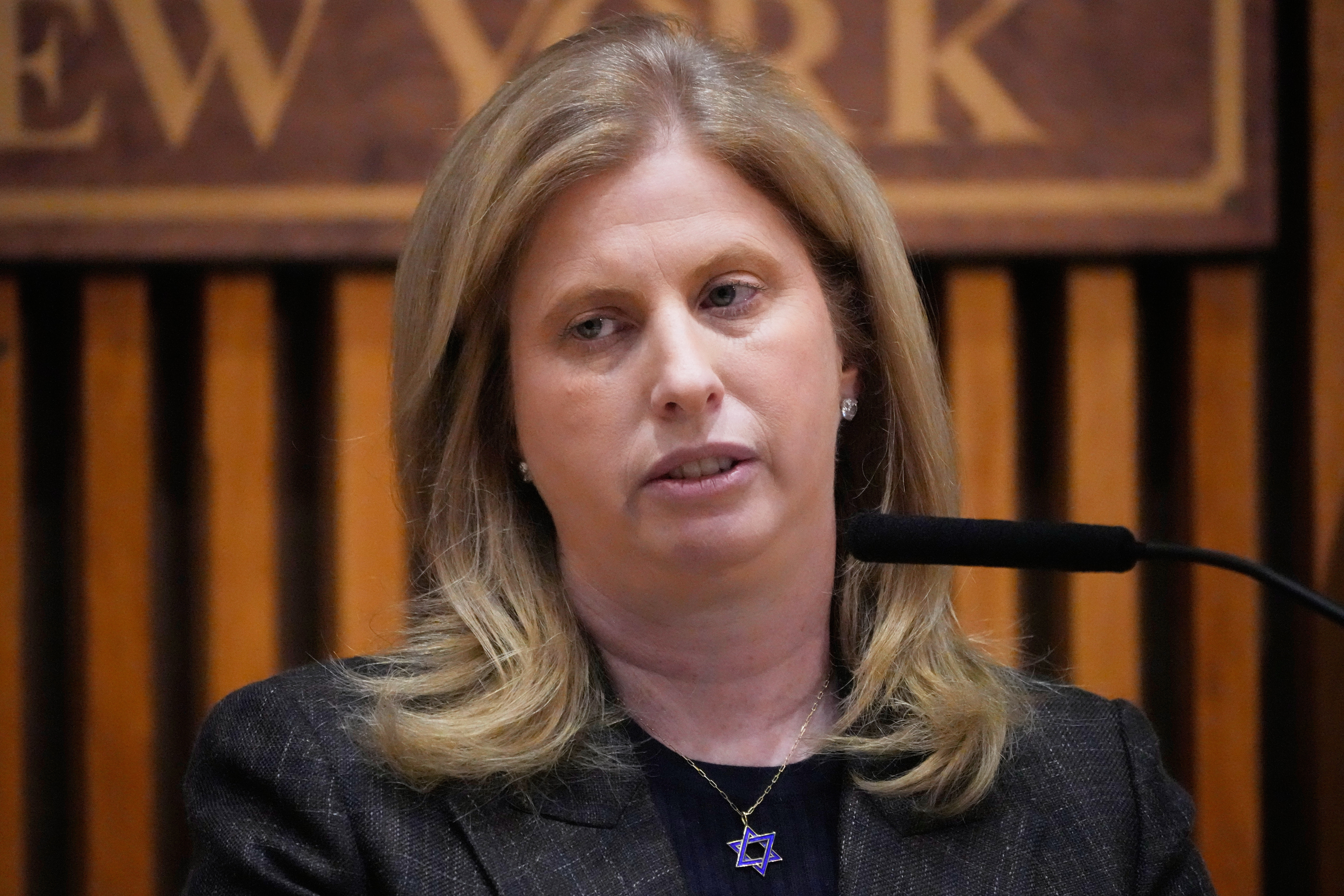 Exigen salida de la comisionada del NYPD si ICE sigue operando en Nueva York