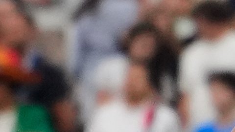 Mbappé presume los trofeos de la Bota de Oro y el Balón de Bronce que ganó en el Mundial 2026