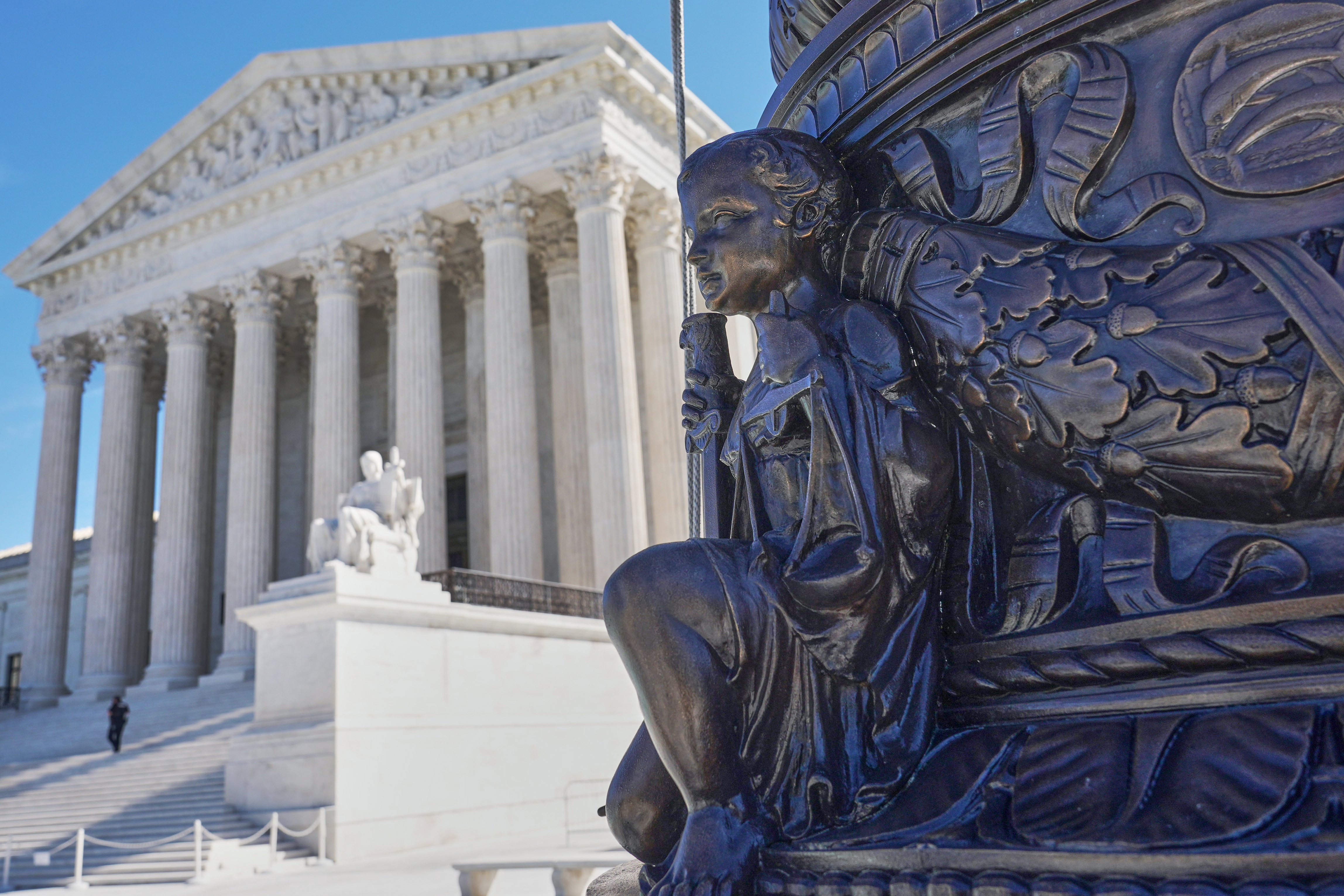 Corte Suprema se reúne para evaluar casos relacionados con Trump previo a las elecciones intermedias