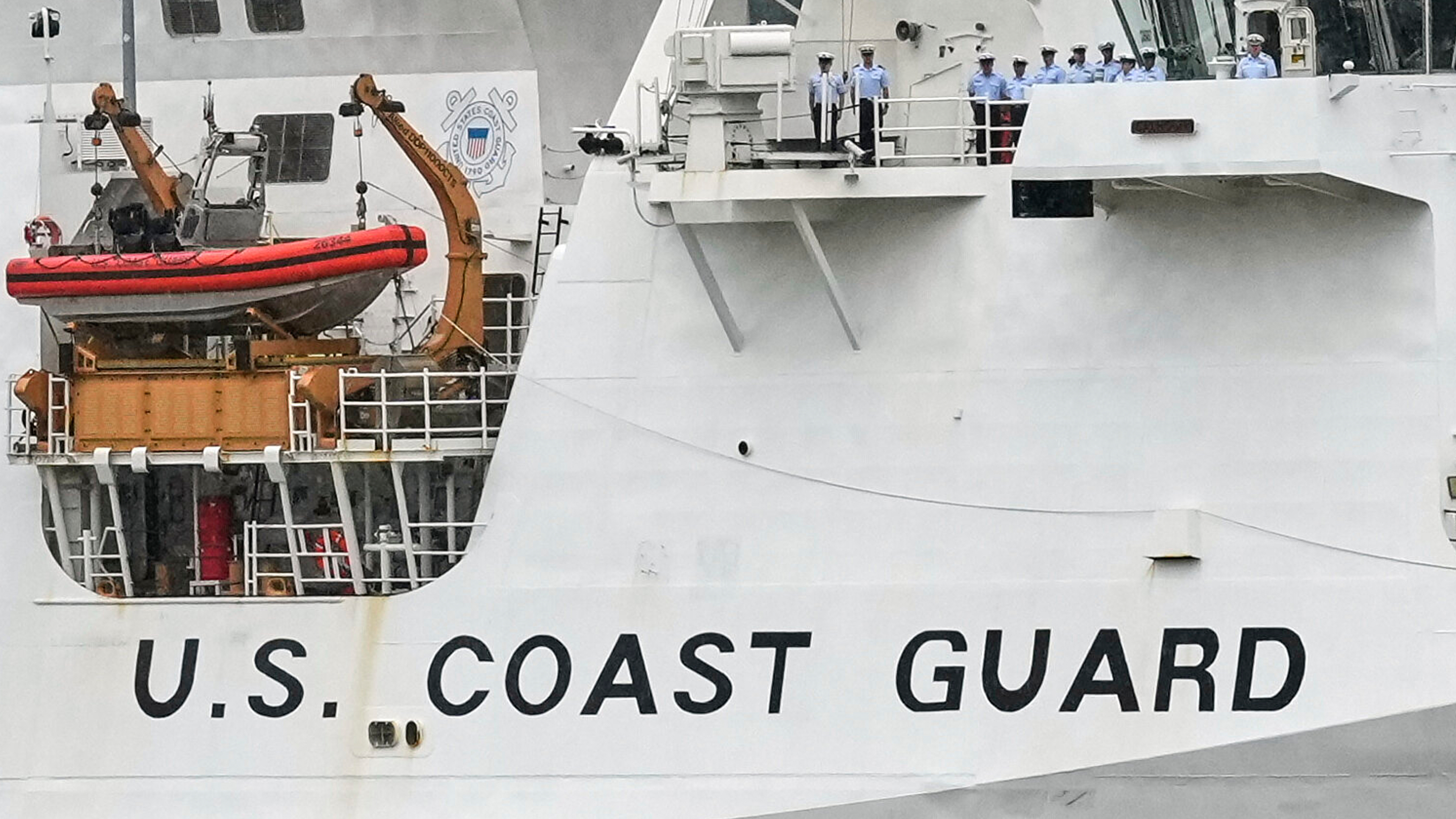 Guardia Costera suspende la búsqueda de seis personas a bordo de un avión en Massachusetts