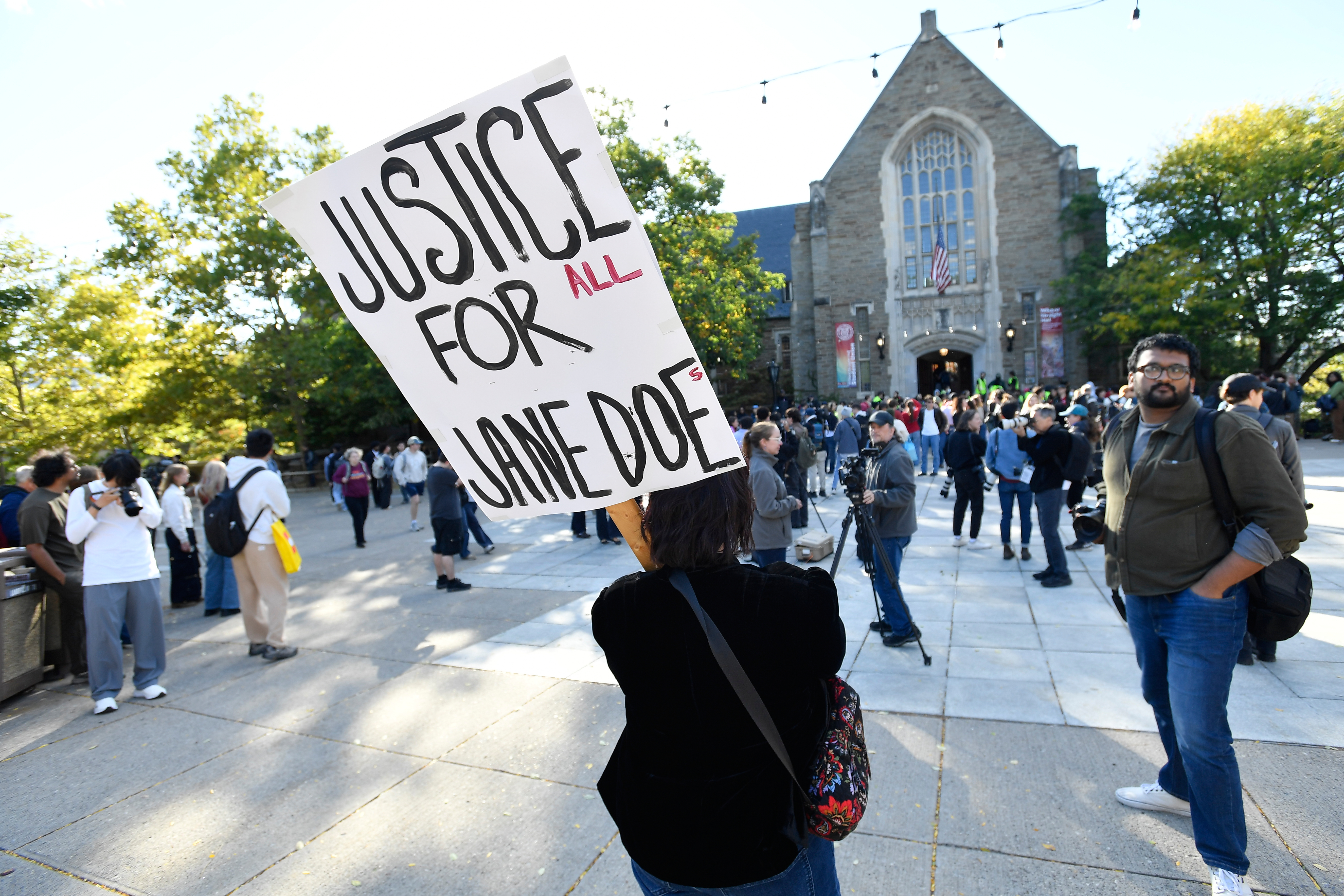 Se esperan protestas a nivel nacional tras denuncia de agresión sexual en Cornell