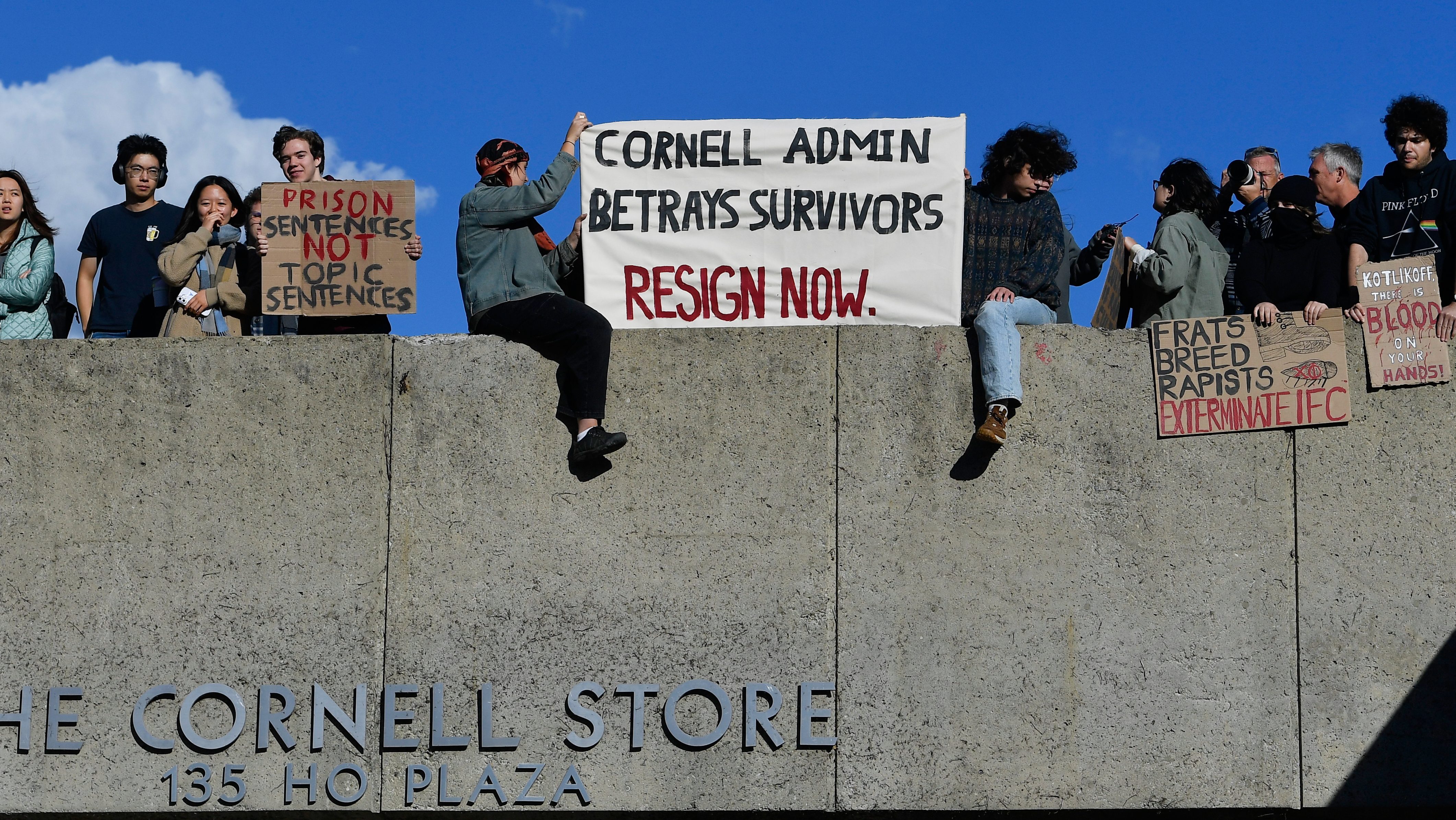 Comunidad estudiantil de Cornell alza la voz tras grave denuncia de agresión sexual