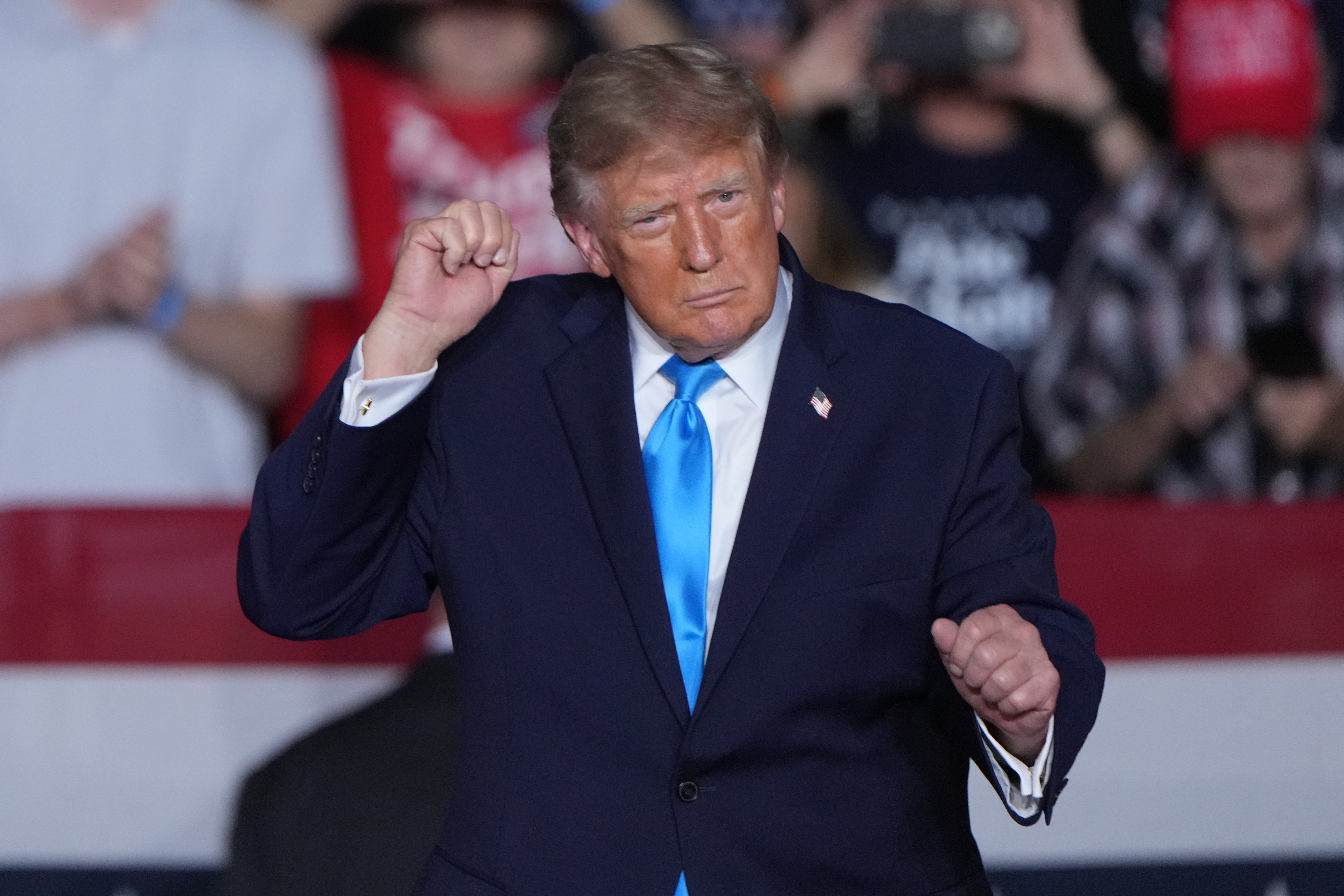 Trump acusa a Fox News de favorecer a los demócratas antes de las elecciones
