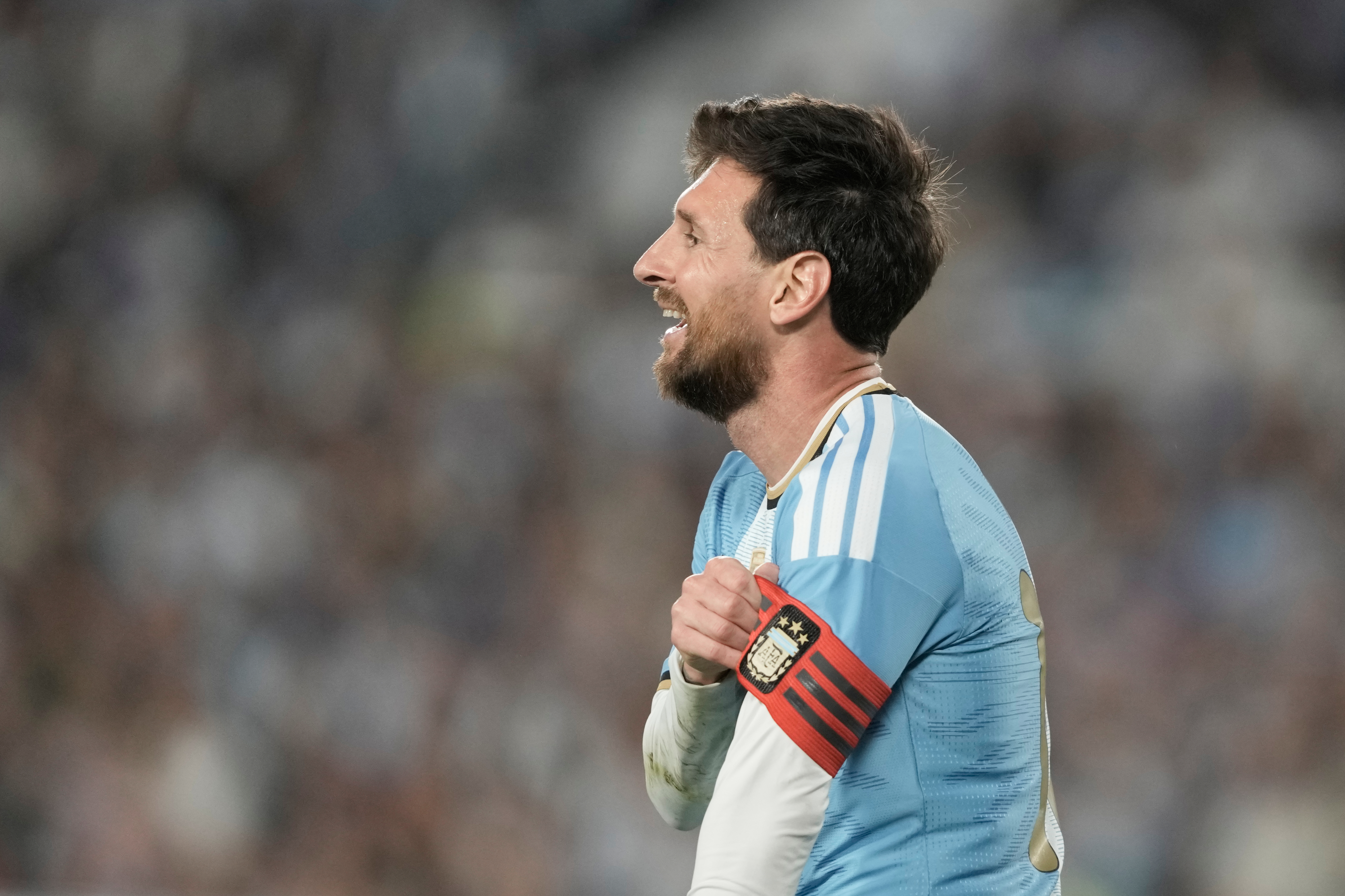 Neymar y otras estrellas envían mensaje a Messi en su retiro con Argentina