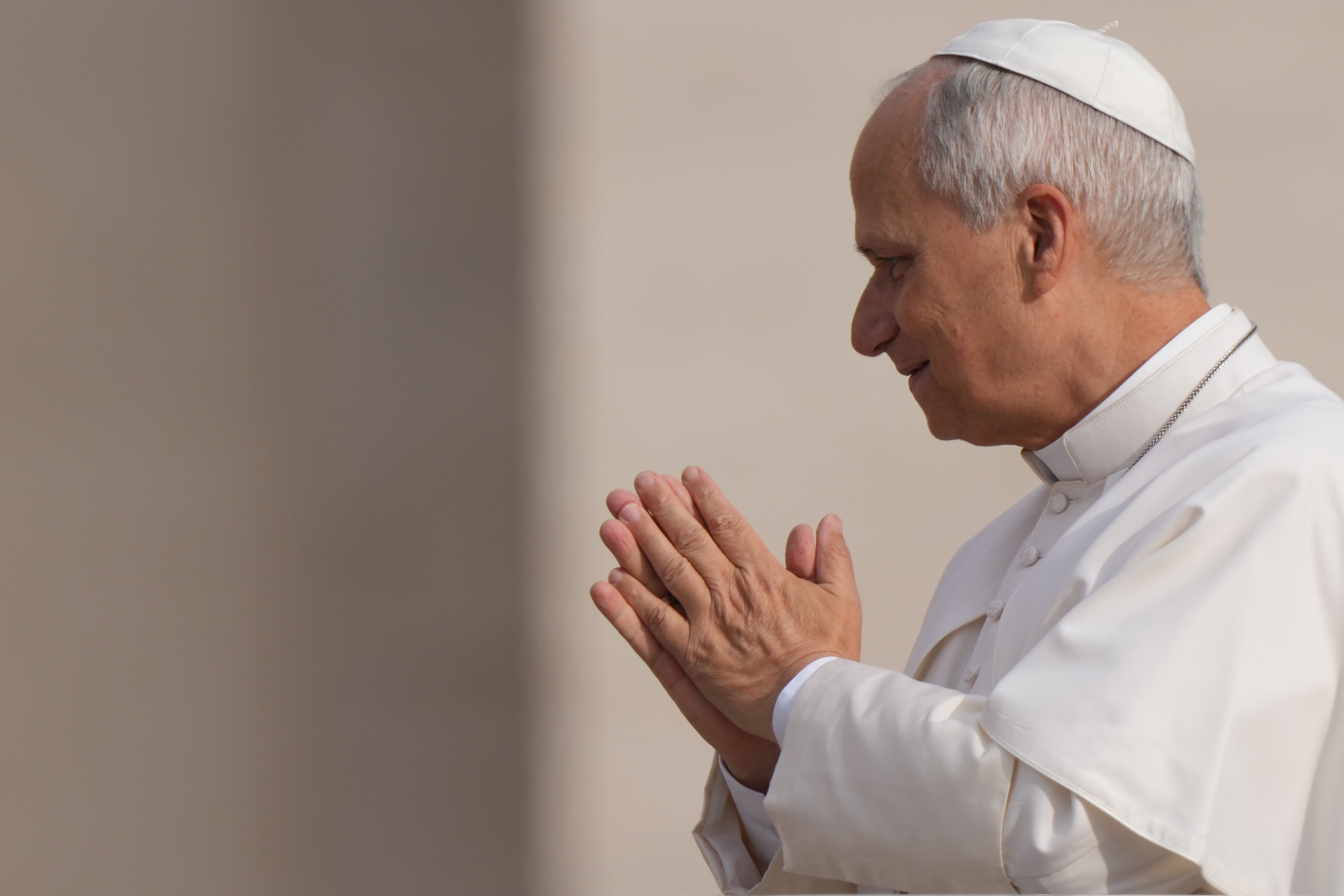 Papa León XIV pasó una noche tranquila en el hospital tras su operación, confirmó El Vaticano