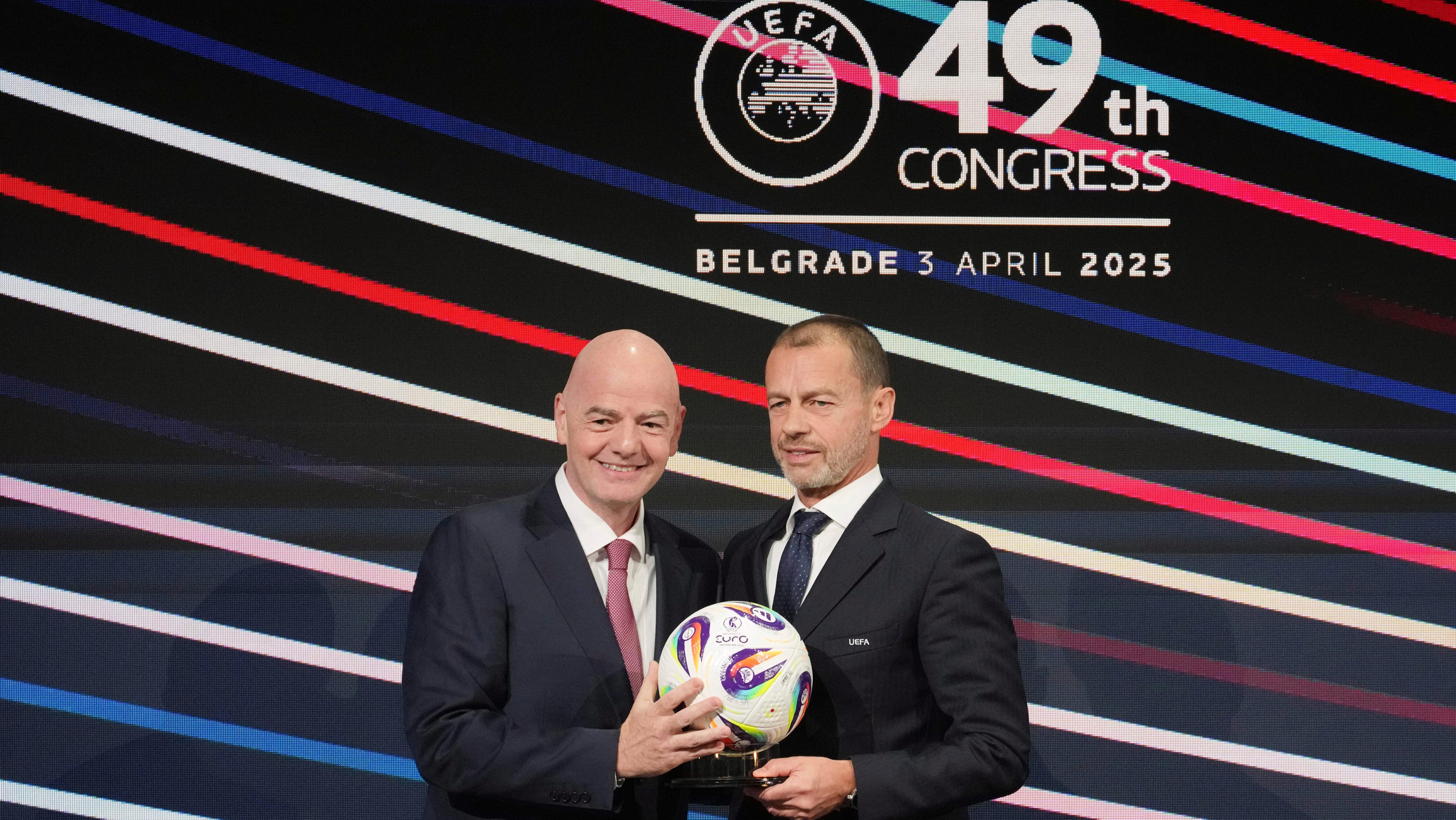 Dirigentes de la UEFA definen una estrategia para sacar a Gianni Infantino de la FIFA