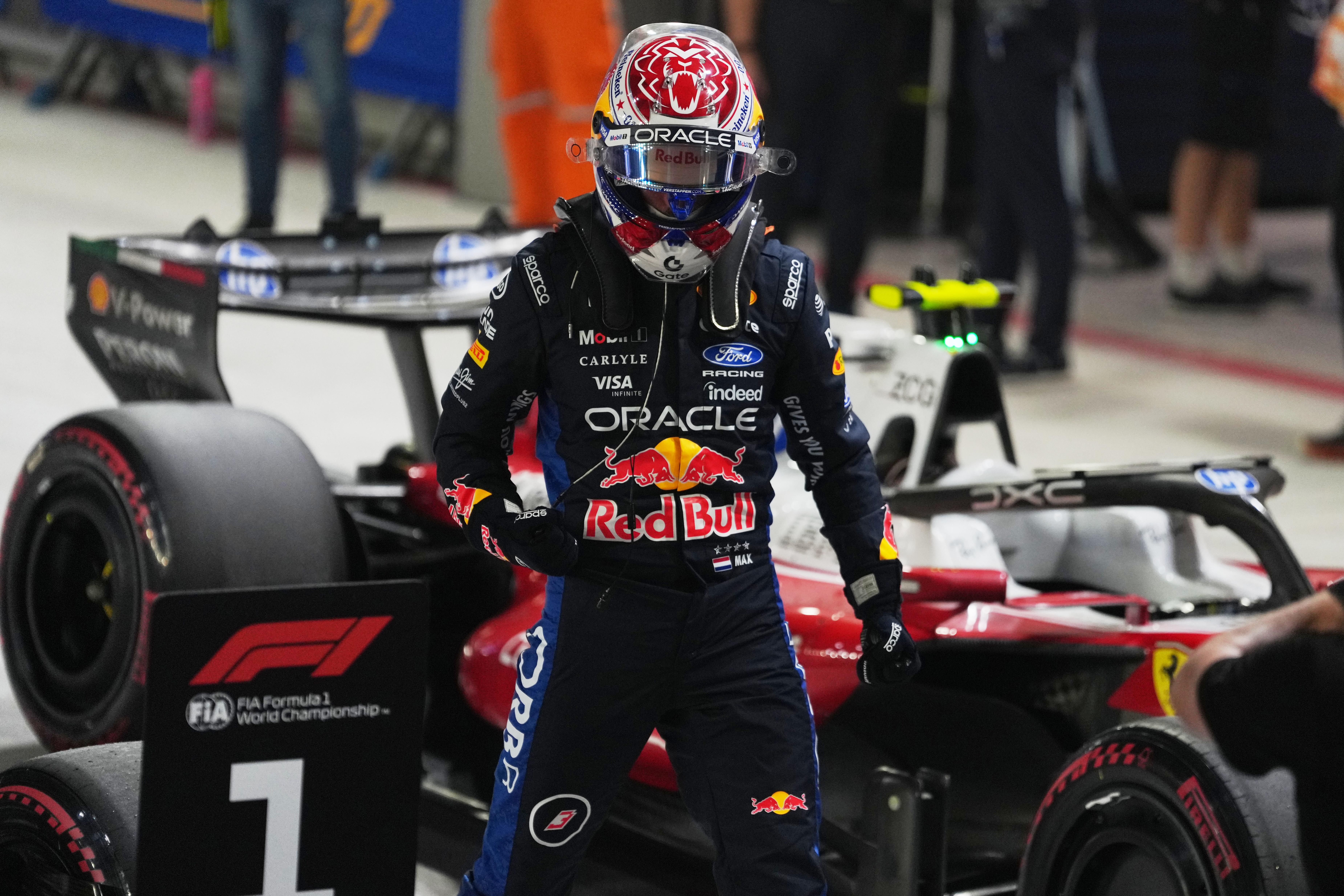 Verstappen saldrá primero en GP de Singapur con Ferrari detrás