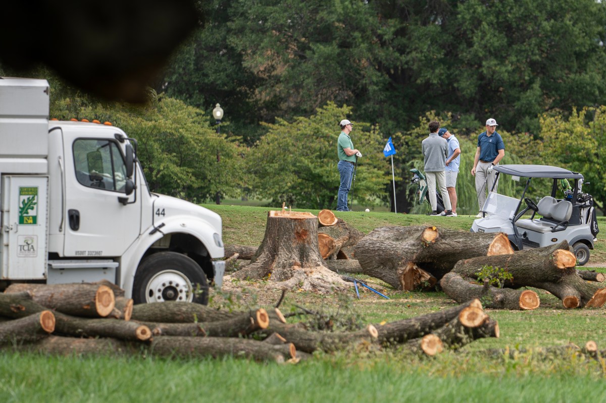 Trump anuncia que las obras de su campo de golf en Washington comenzarán en noviembre