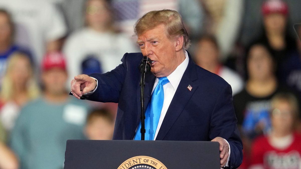 Trump recurre a la retórica antiinmigrante para impulsar al Partido Republicano en las elecciones