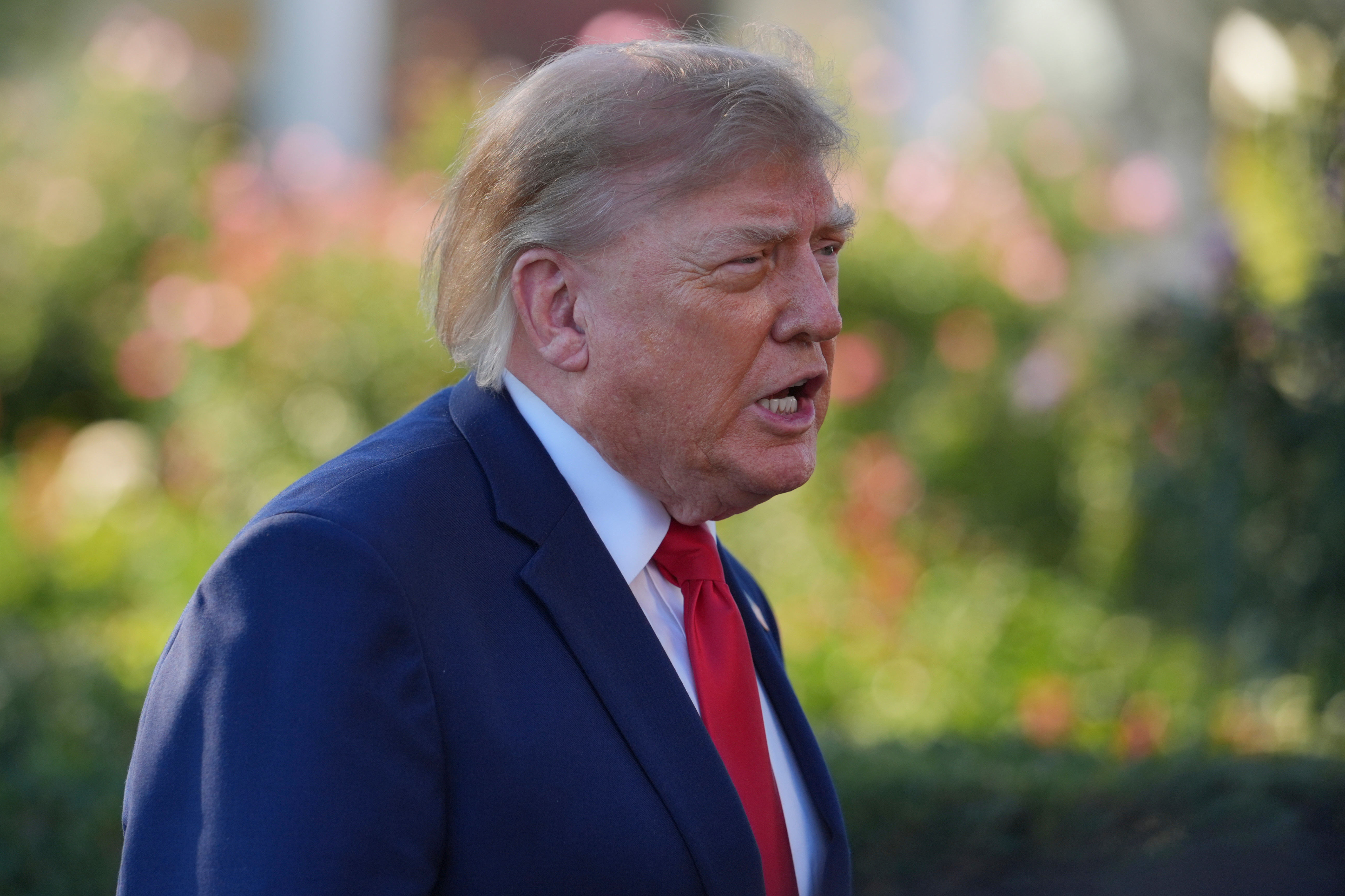 Demócratas demandan a la administración Trump por presunta campaña de presión electoral